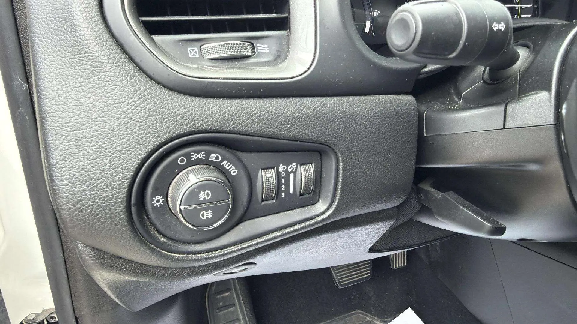 Jeep Renegade 4xe 1.3 PHEV Limited - foto 17