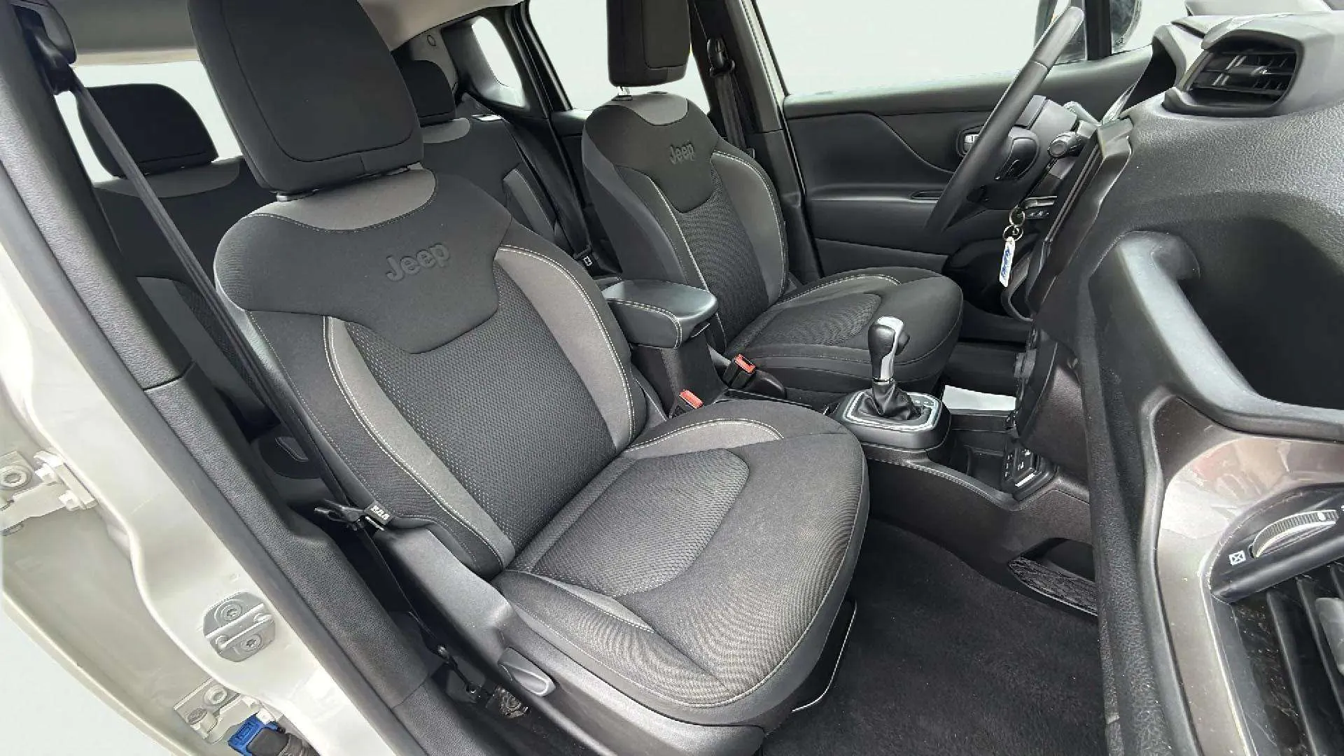 Jeep Renegade 4xe 1.3 PHEV Limited - foto 24