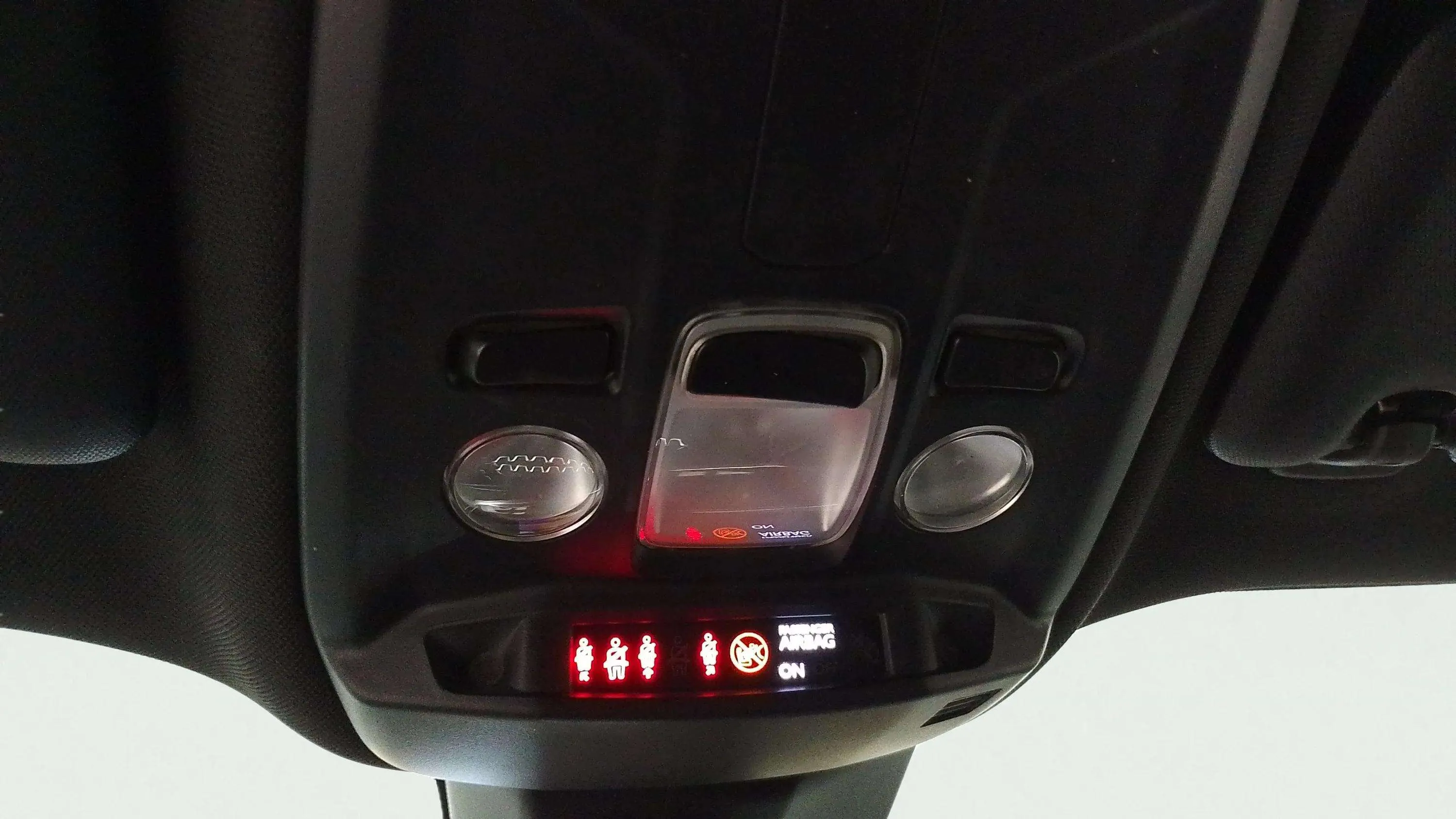 Peugeot 2008 Allure Pack PureTech 130 - foto 22