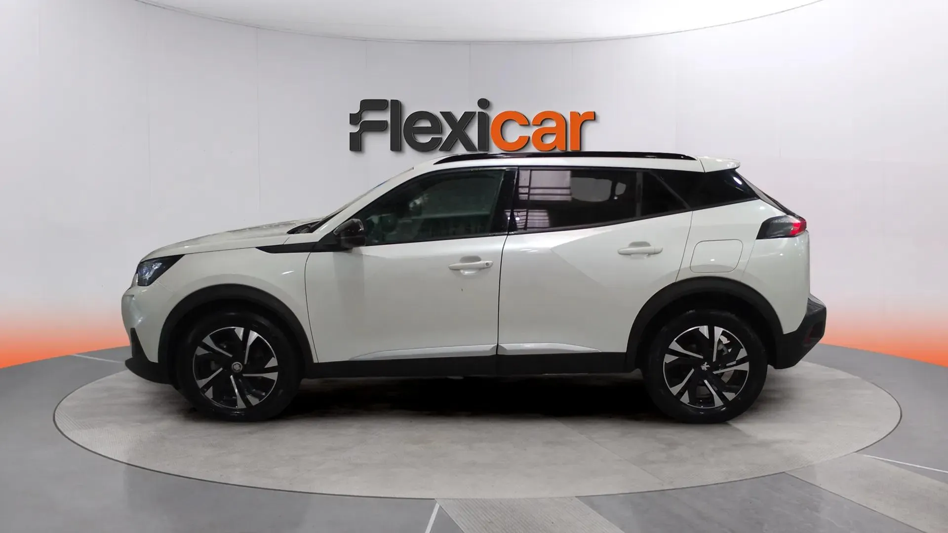 Peugeot 2008 Allure Pack PureTech 130 - foto 9