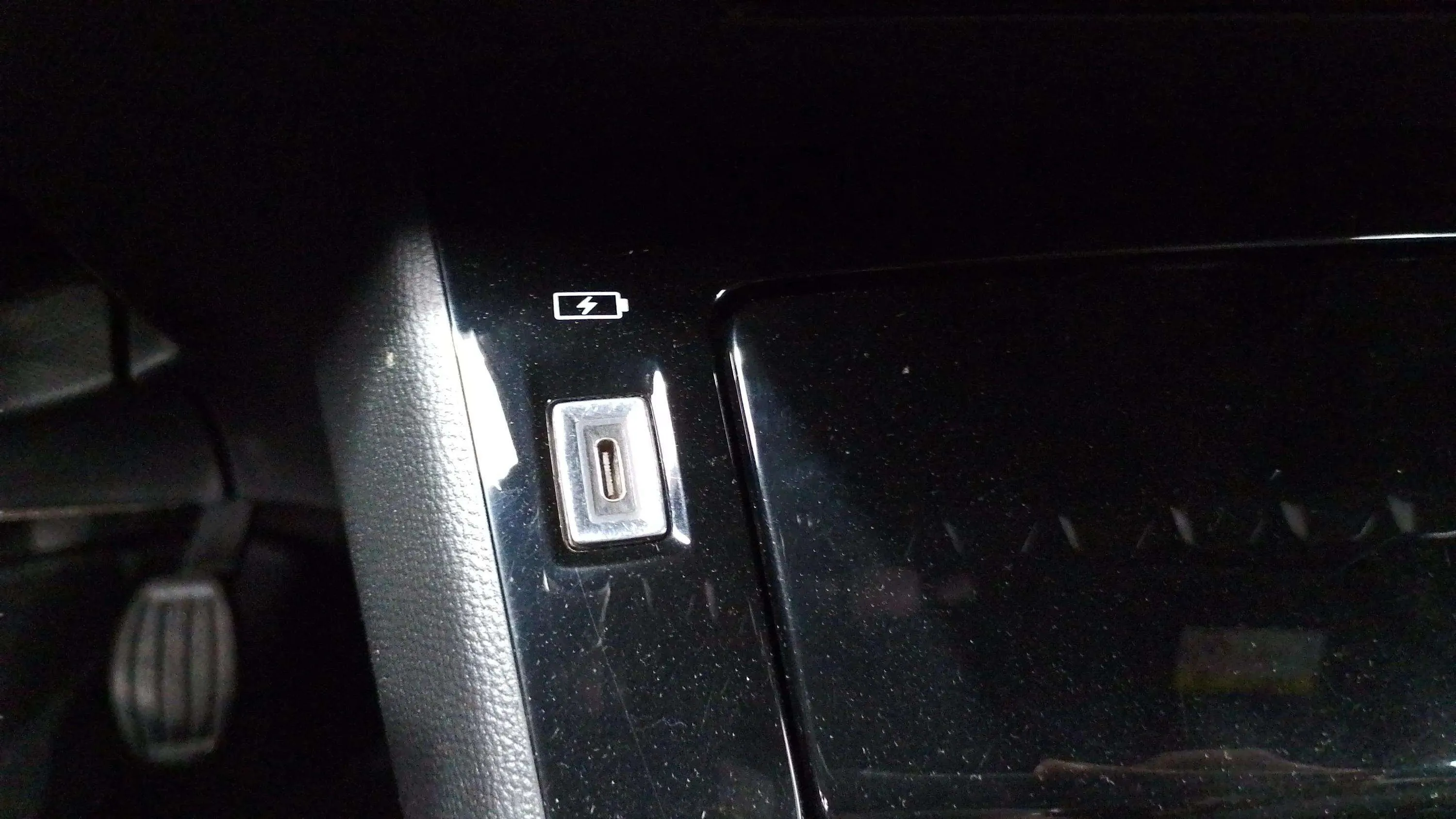 Peugeot 2008 Allure Pack PureTech 130 - foto 23