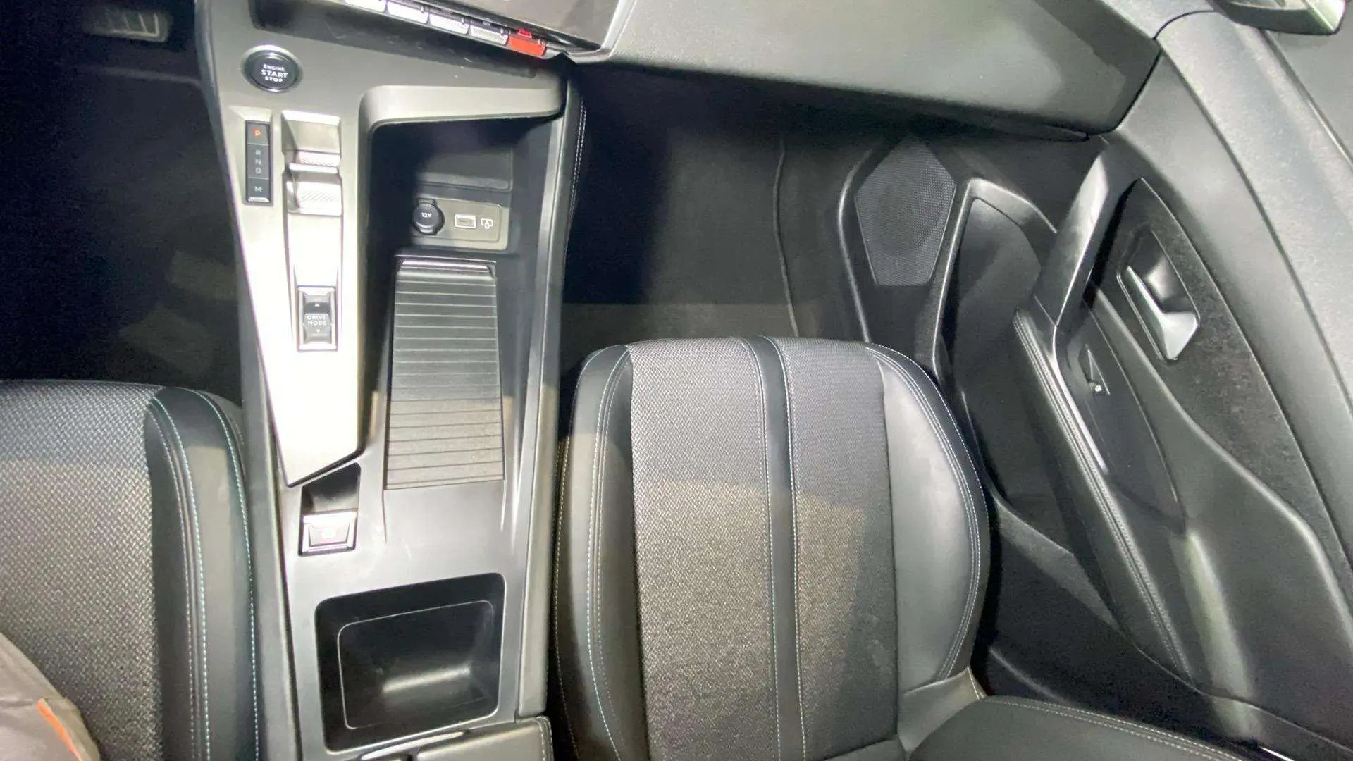Peugeot 308 Allure Pack BlueHDi 130 EAT8 - foto 28