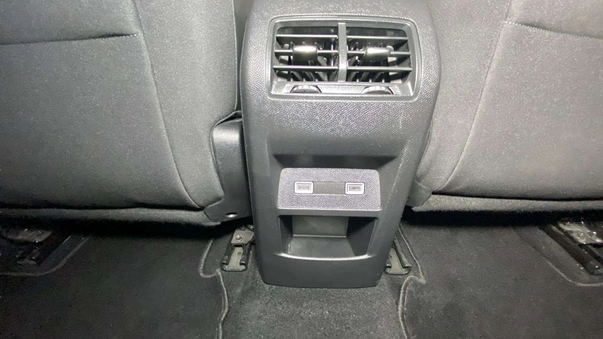 Peugeot 308 Allure Pack BlueHDi 130 EAT8 - foto 30