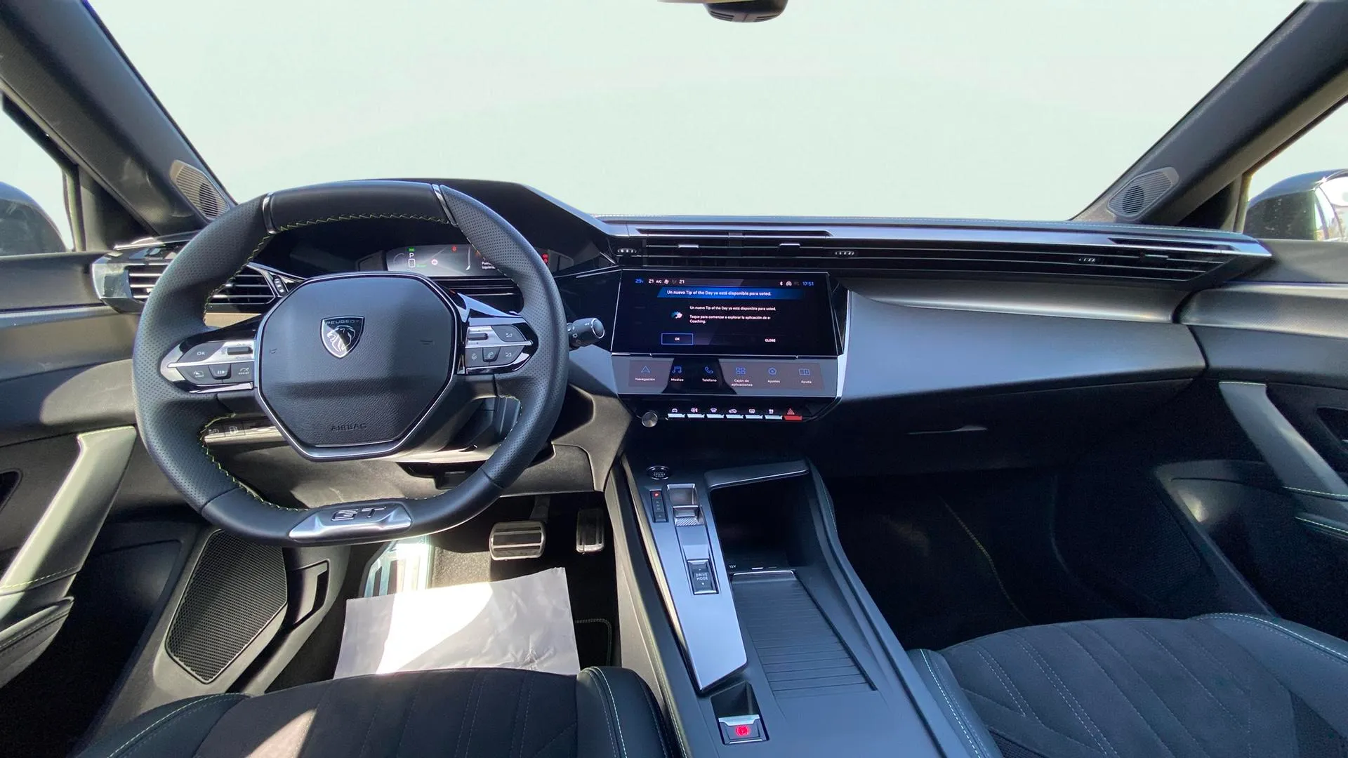 Peugeot 308 SW GT Hybrid PHEV 195 e-DCT7 - foto 9