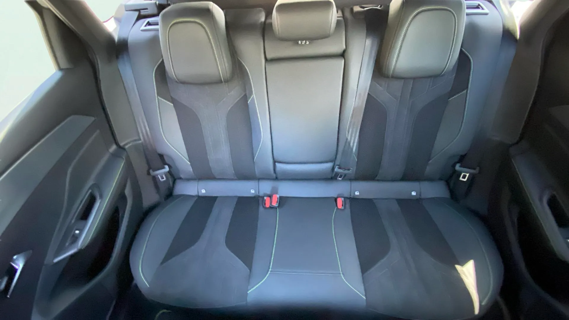 Peugeot 308 SW GT Hybrid PHEV 195 e-DCT7 - foto 15