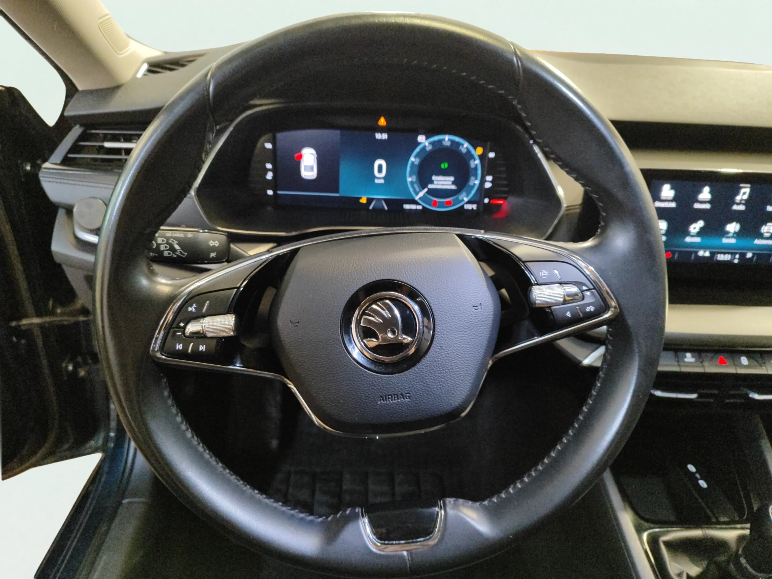 Škoda Octavia Combi 2.0 TDI Ambition - foto 23