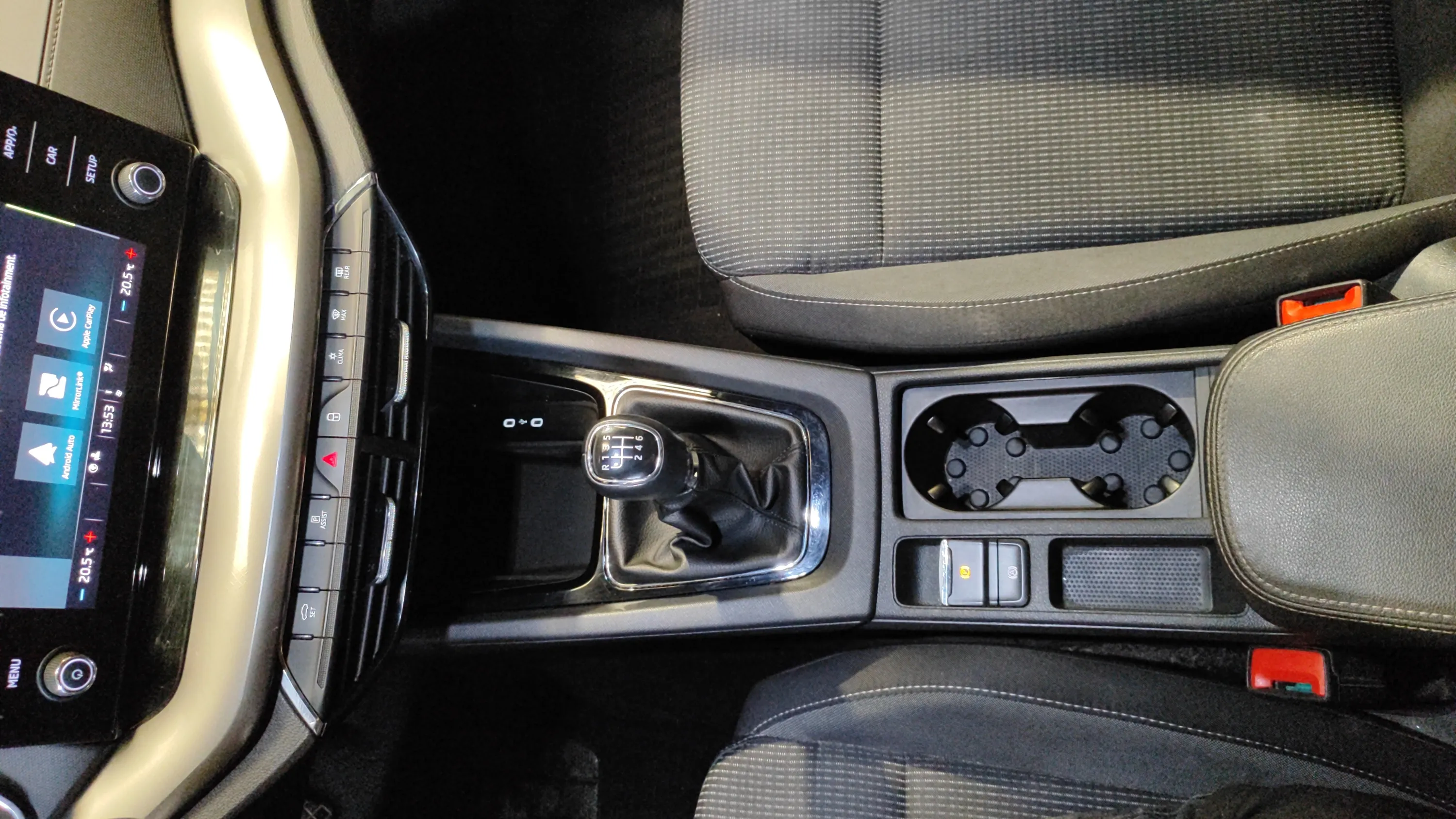 Škoda Octavia Combi 2.0 TDI Ambition - foto 27