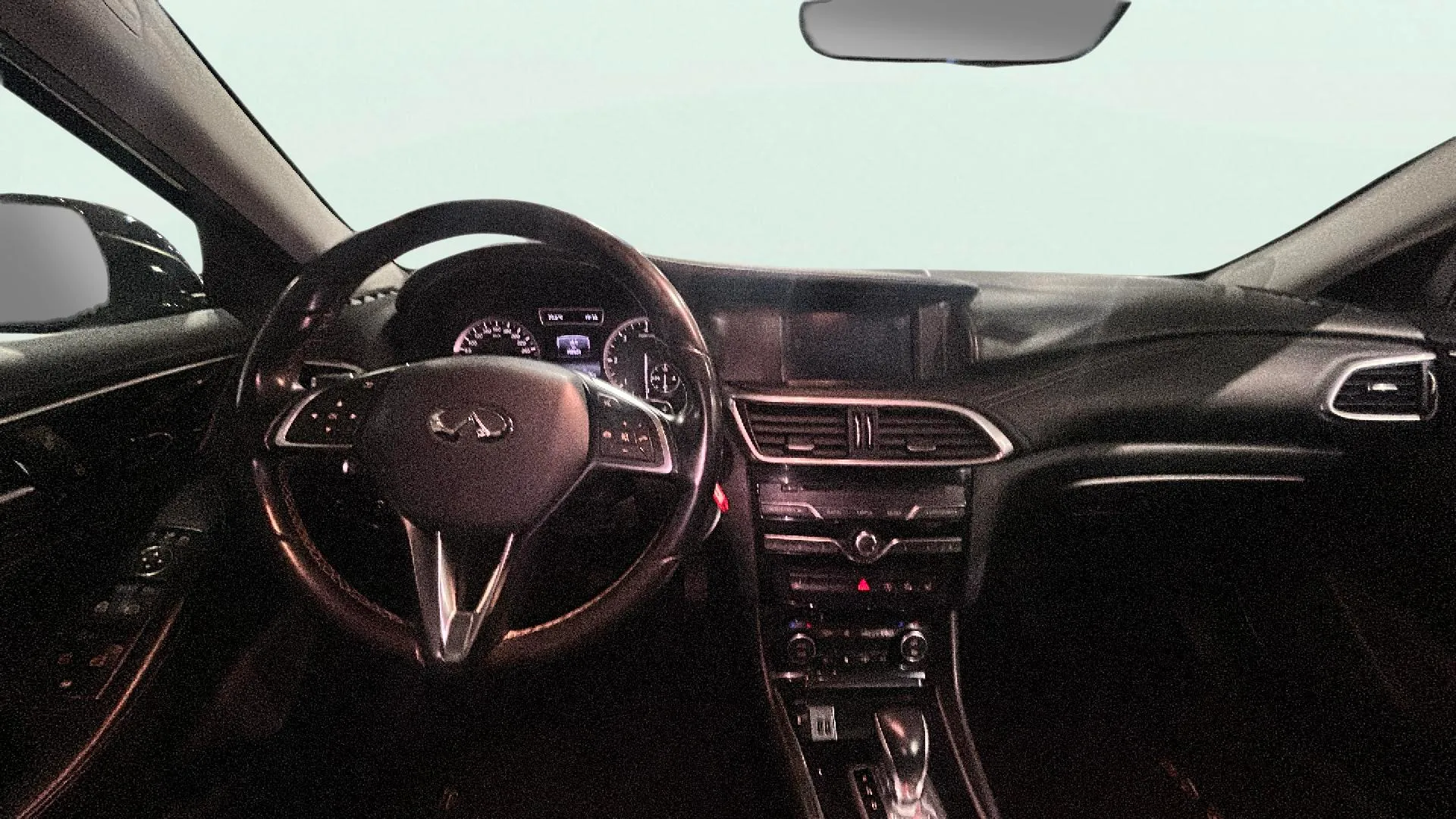 Infiniti Q30 2.2D Sport 7DCT - foto 11