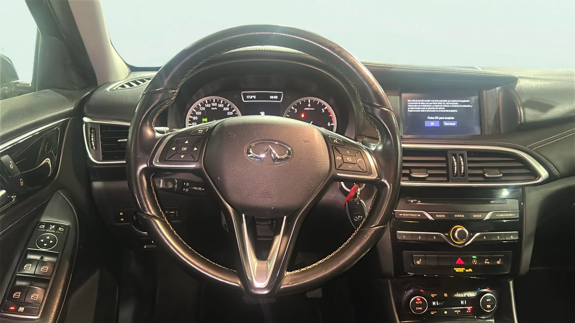Infiniti Q30 2.2D Sport 7DCT - foto 9