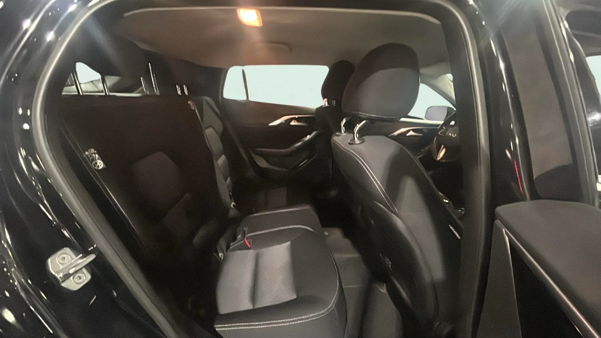 Infiniti Q30 2.2D Sport 7DCT - foto 16
