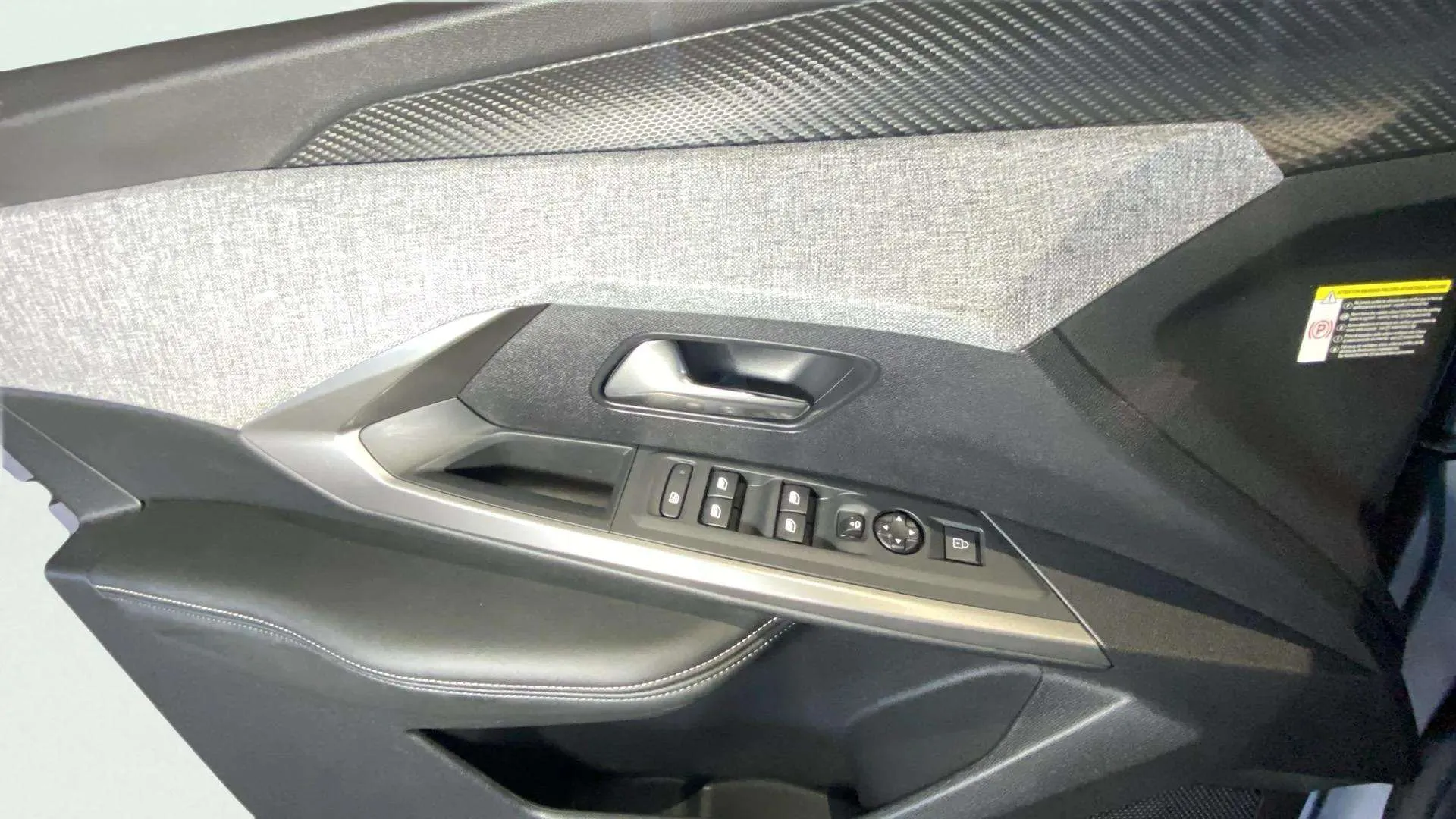 Peugeot 3008 1.2 Allure eDCS6 - foto 21
