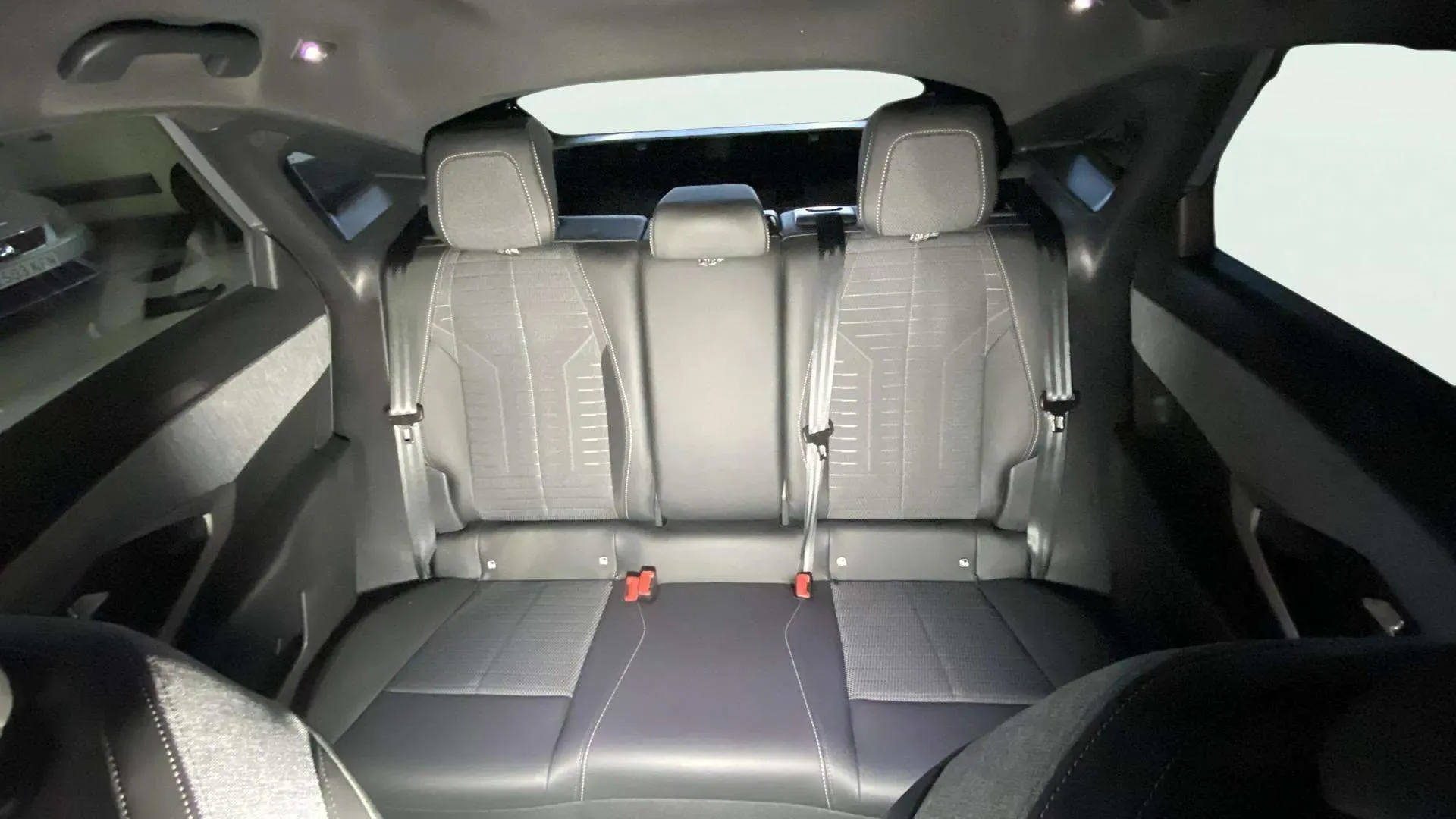 Peugeot 3008 1.2 Allure eDCS6 - foto 30