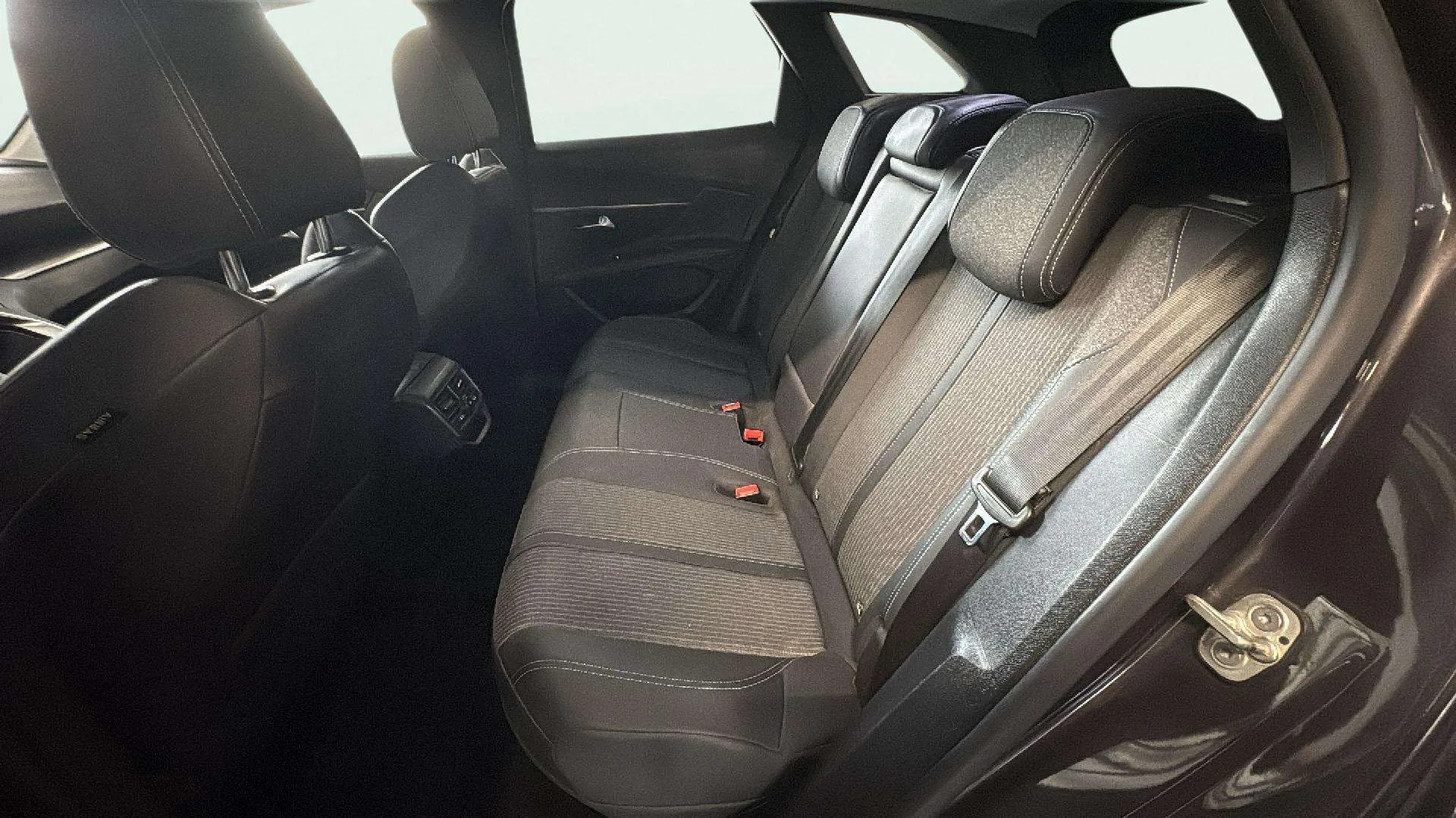 Peugeot 3008 225 e-EAT8 Allure - foto 12