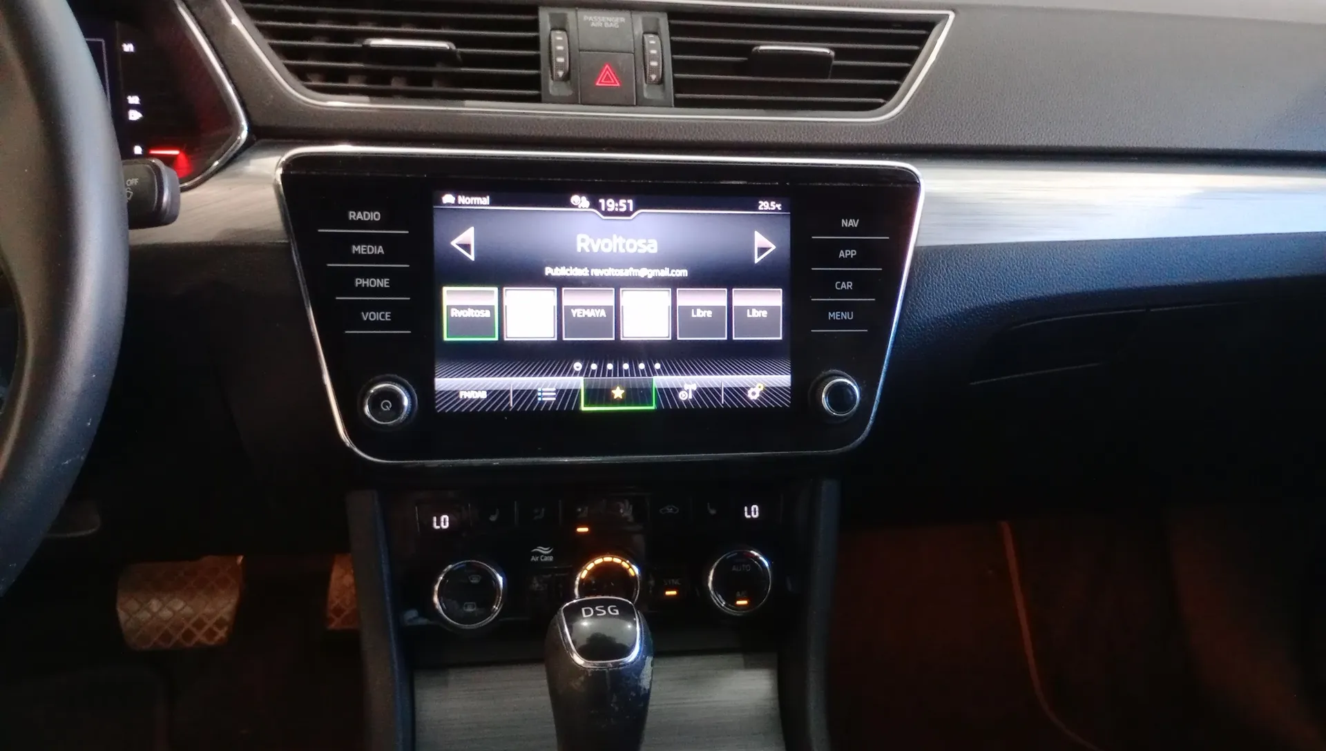 Škoda Superb 1.6 TDI DSG Ambition - foto 11