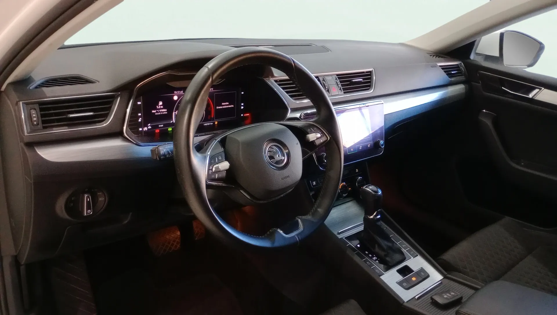 Škoda Superb 1.6 TDI DSG Ambition - foto 8