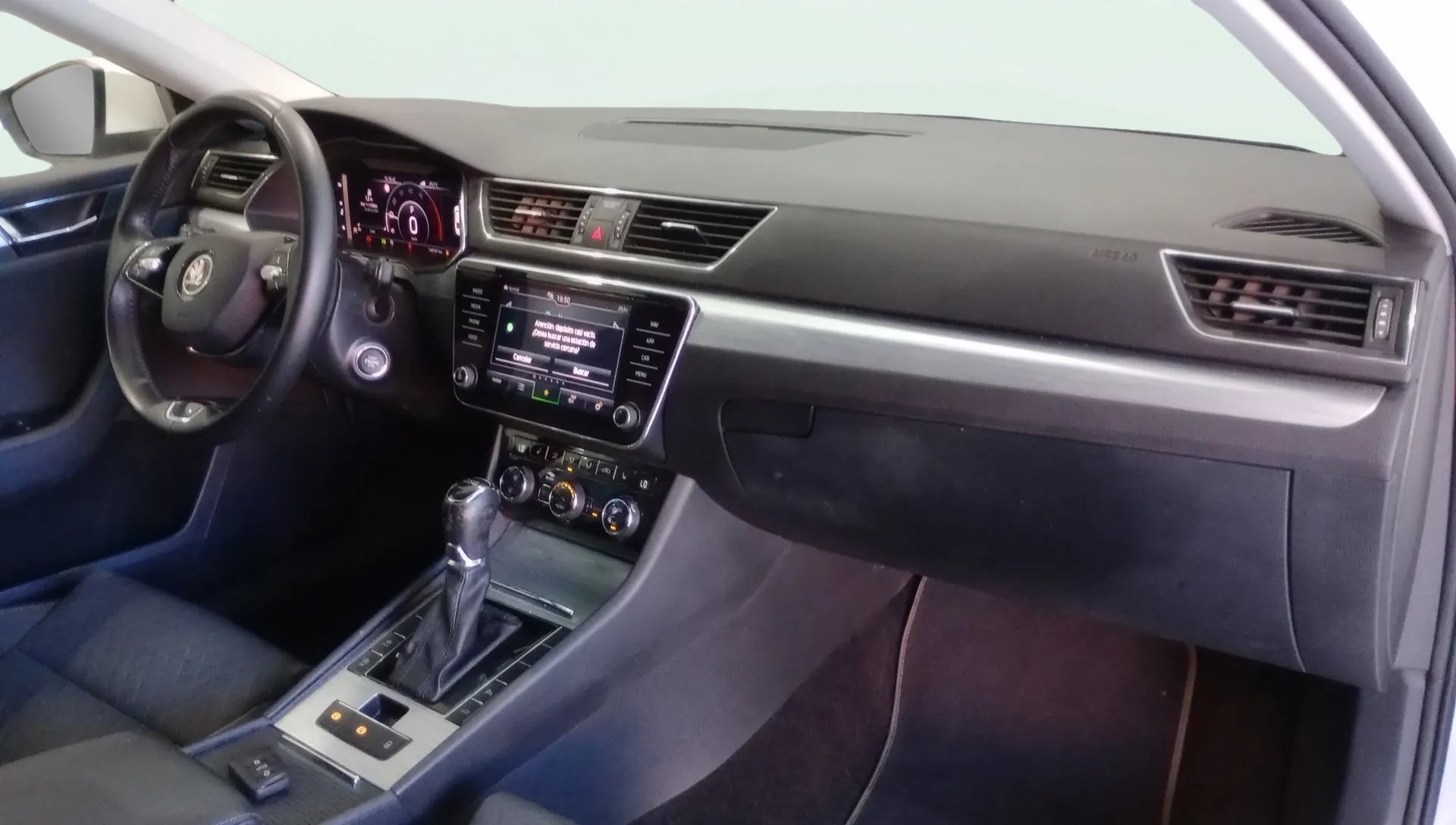 Škoda Superb 1.6 TDI DSG Ambition - foto 6