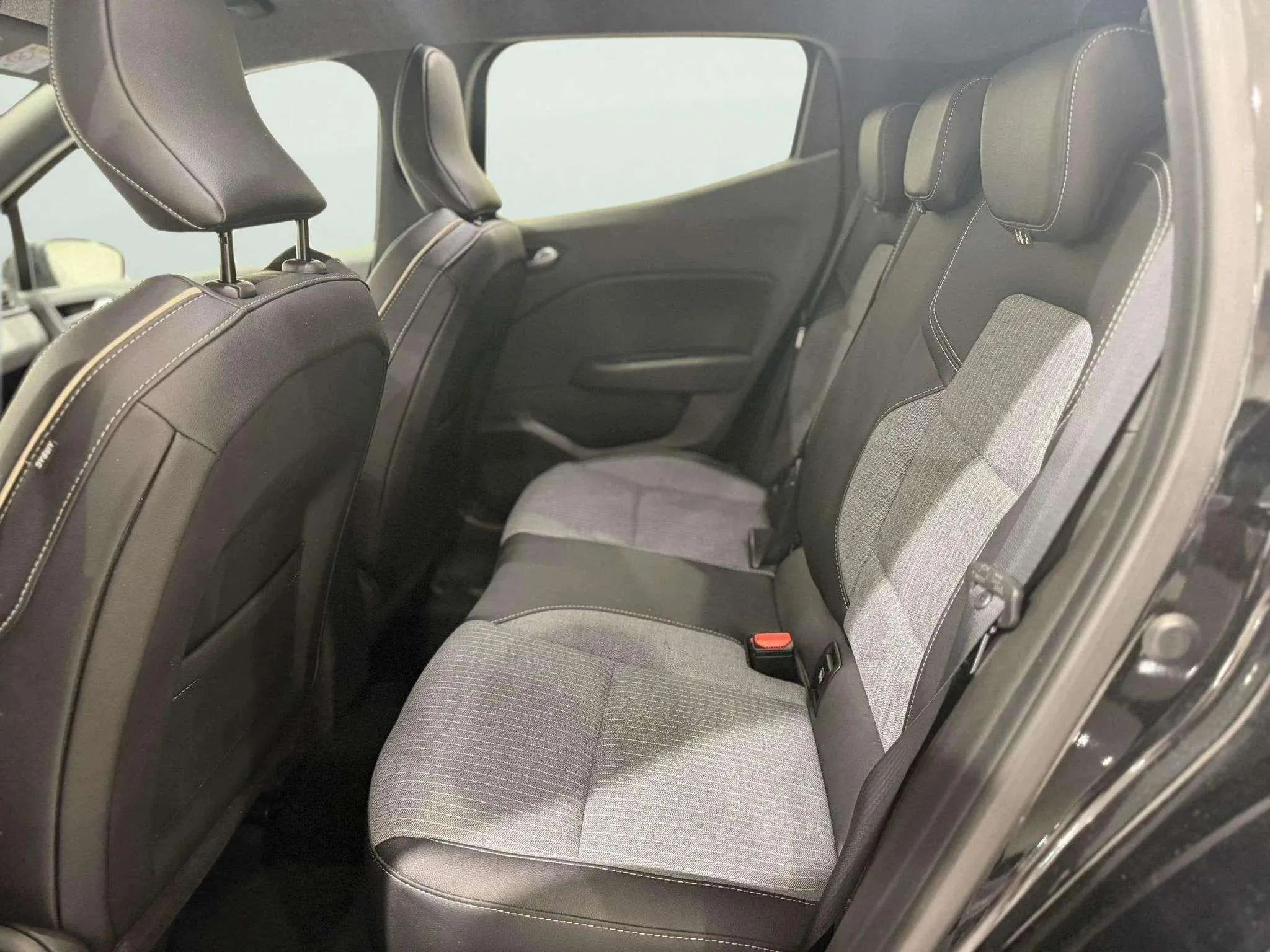 Renault Clio Techno TCe - foto 12