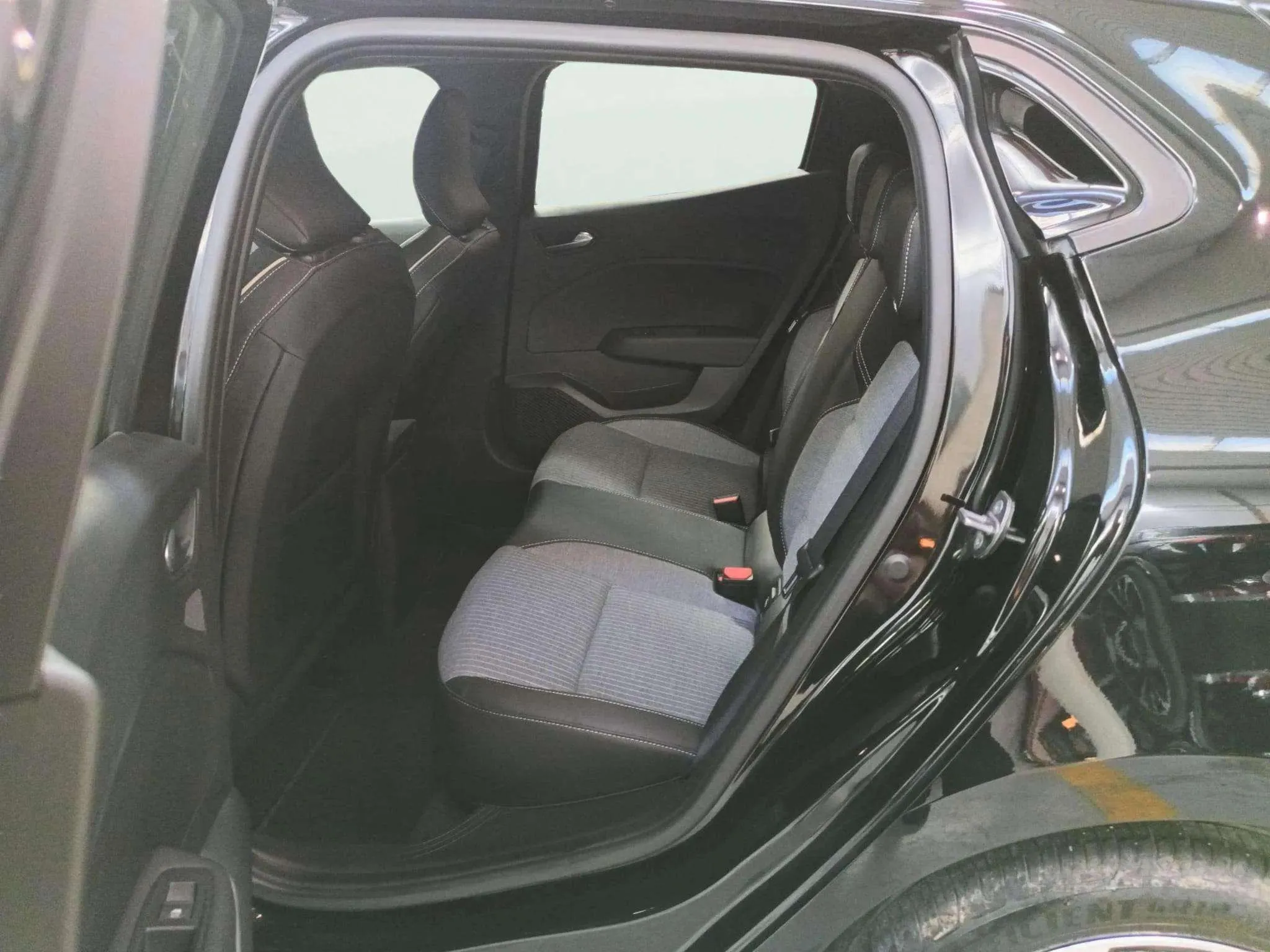 Renault Clio Techno TCe - foto 9
