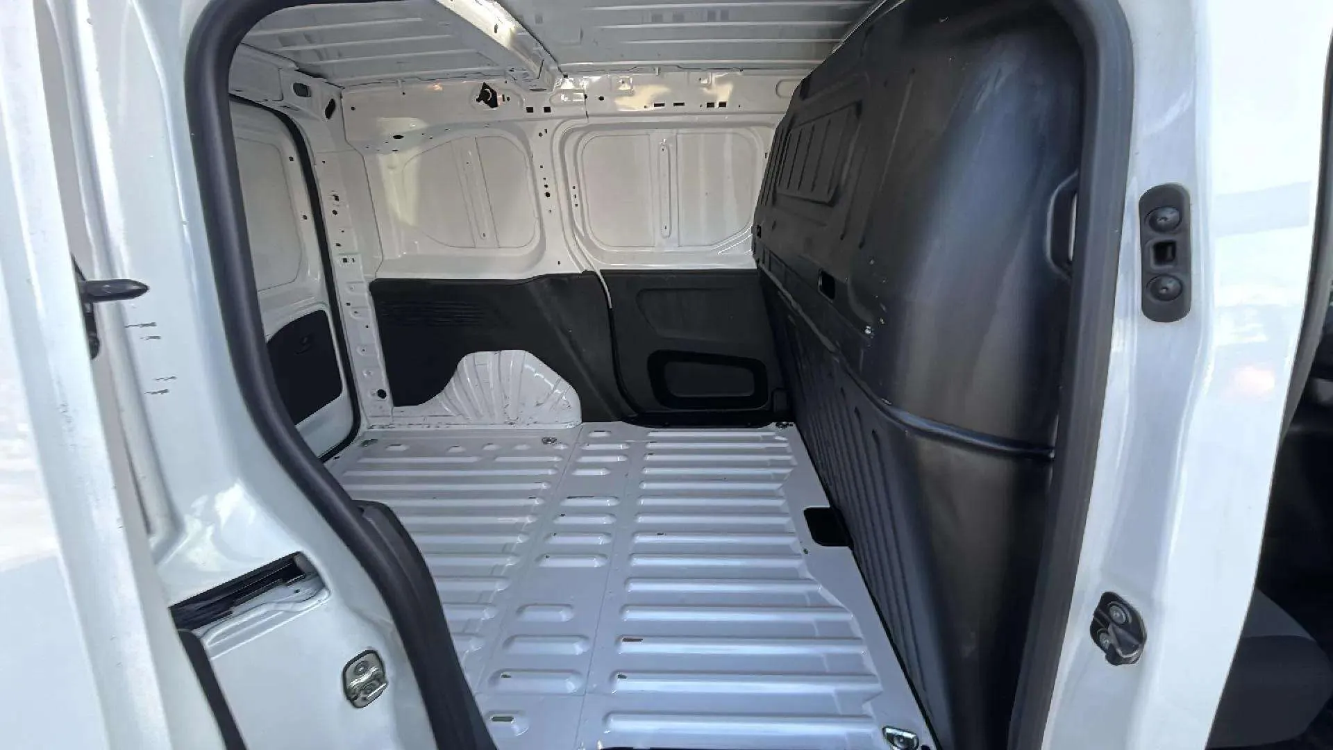 Opel Combo 1.5 TD Ed. Plus XL 7Pla - foto 14