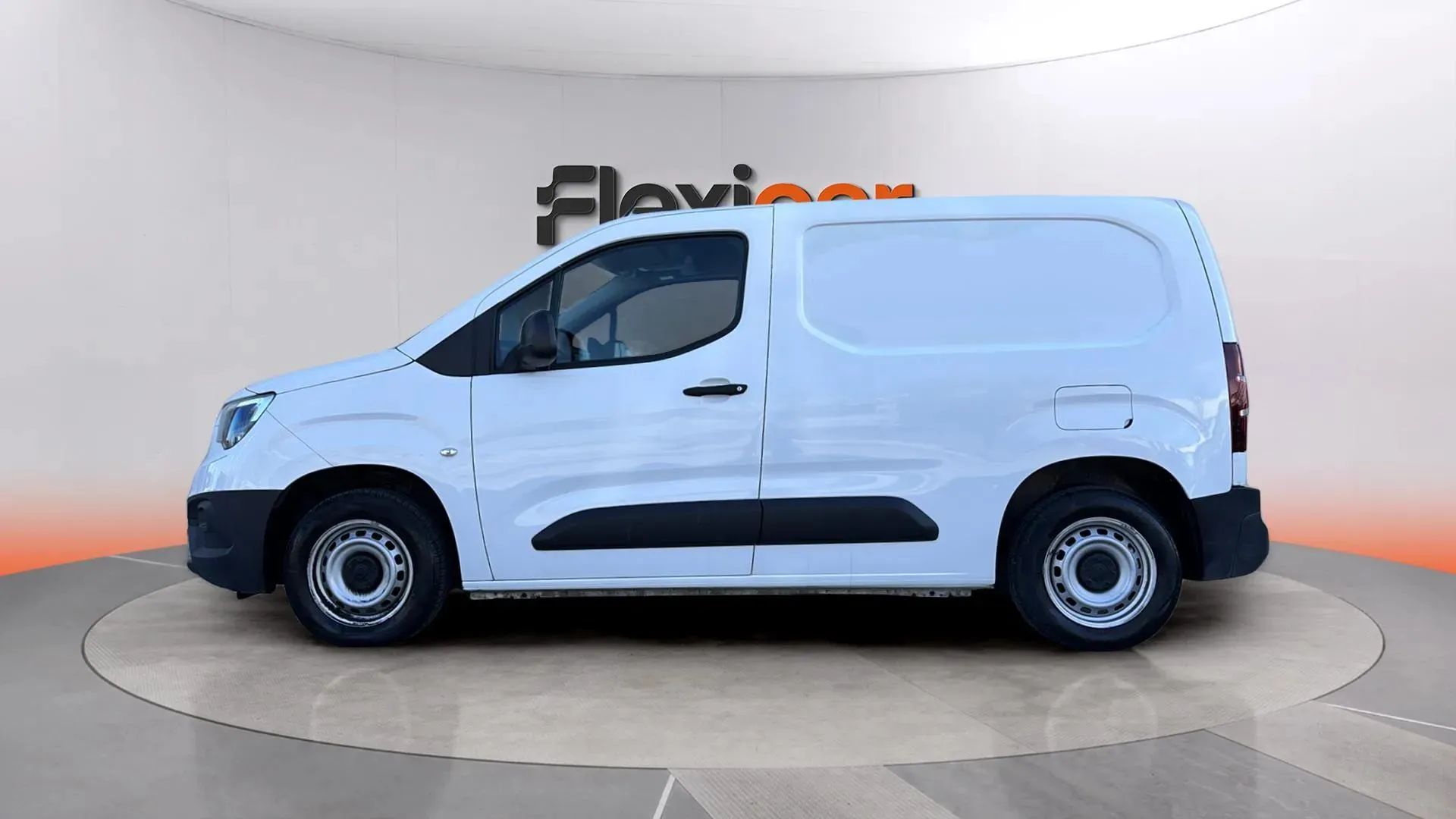 Opel Combo 1.5 TD Ed. Plus XL 7Pla - foto 3