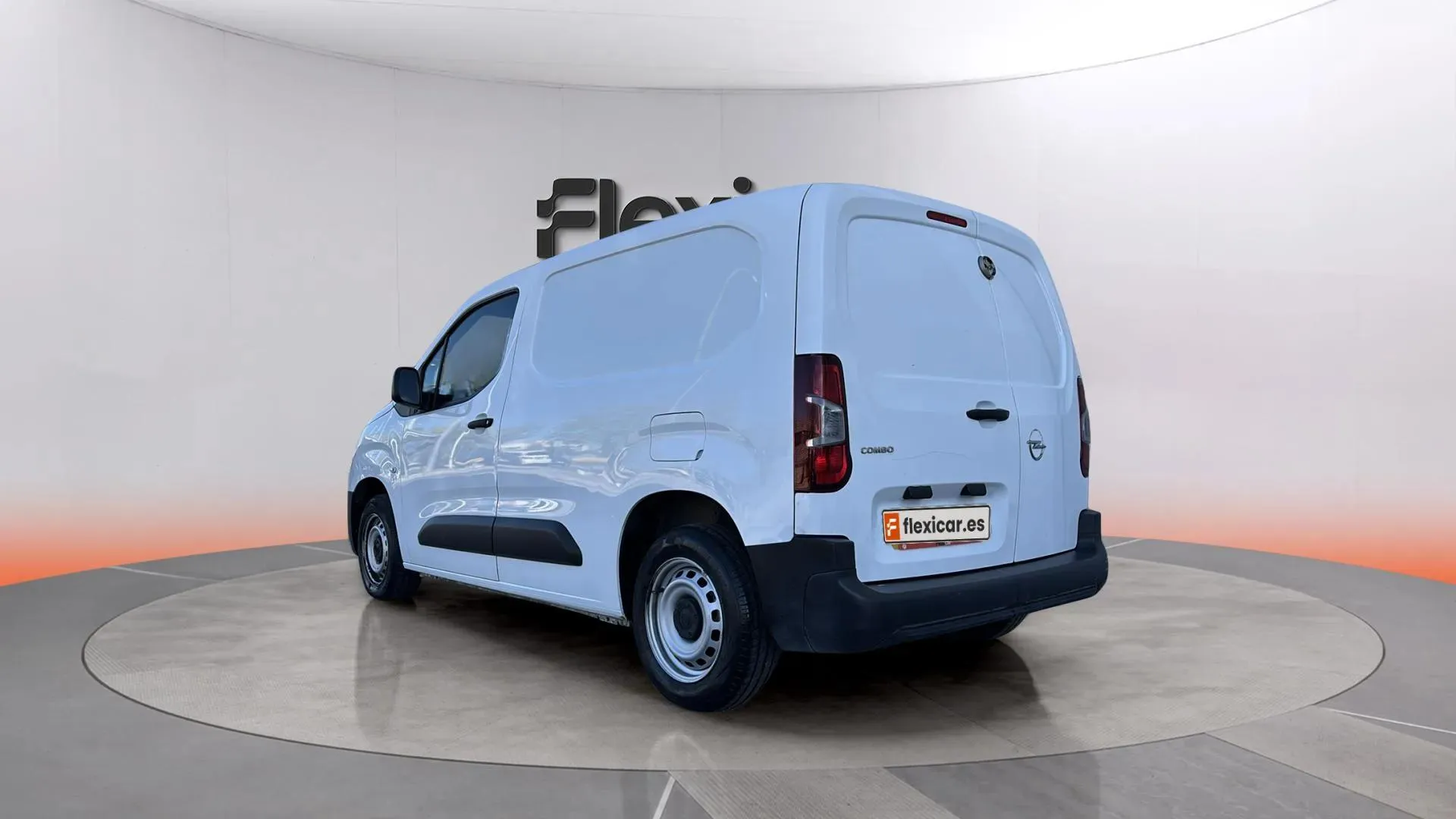 Opel Combo 1.5 TD Ed. Plus XL 7Pla - foto 4
