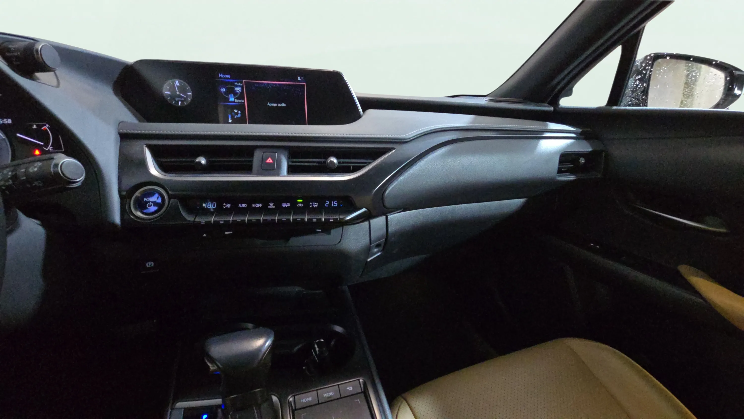 Lexus UX 2.0 250h Business - foto 14