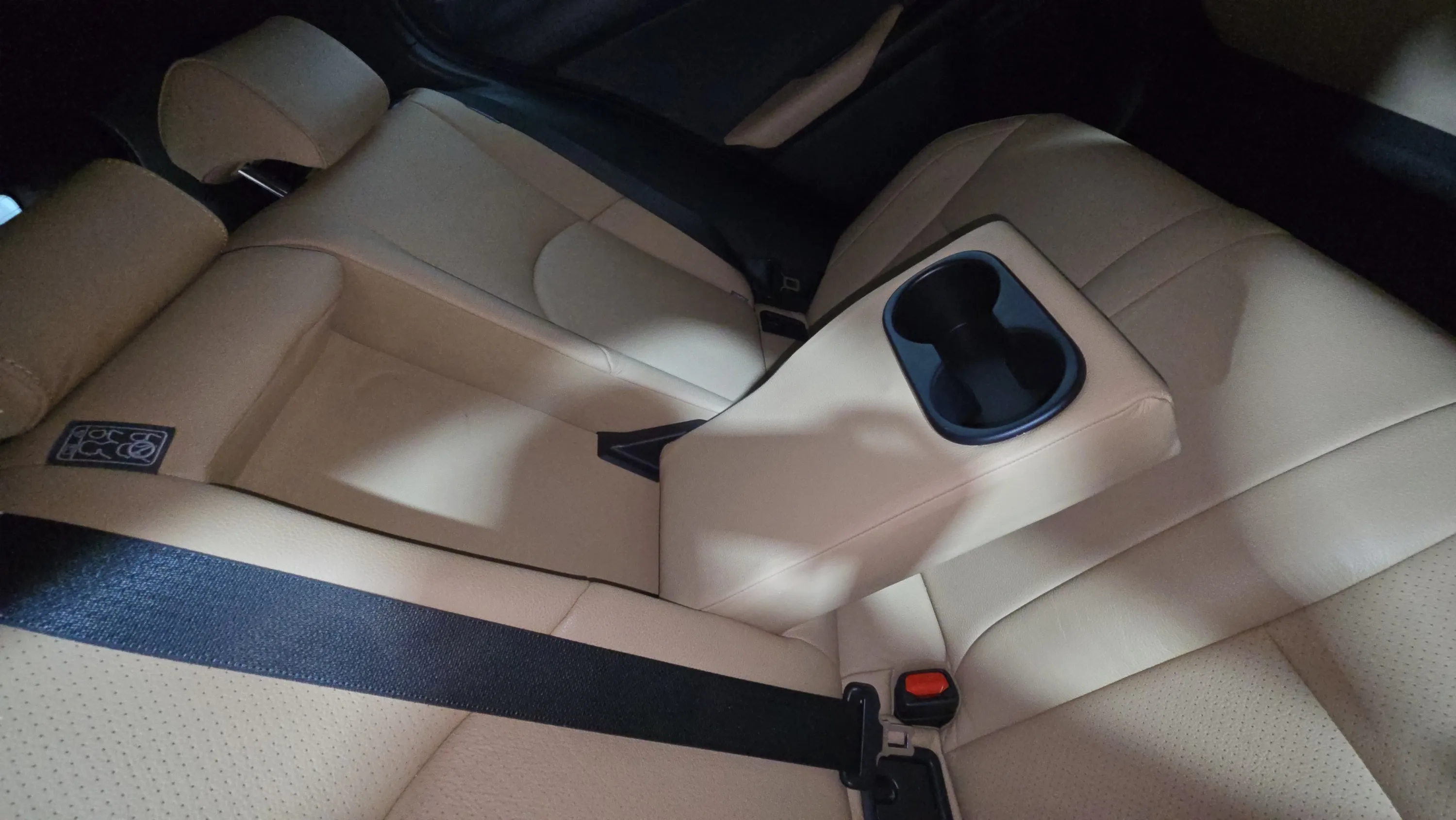 Lexus UX 2.0 250h Business - foto 18