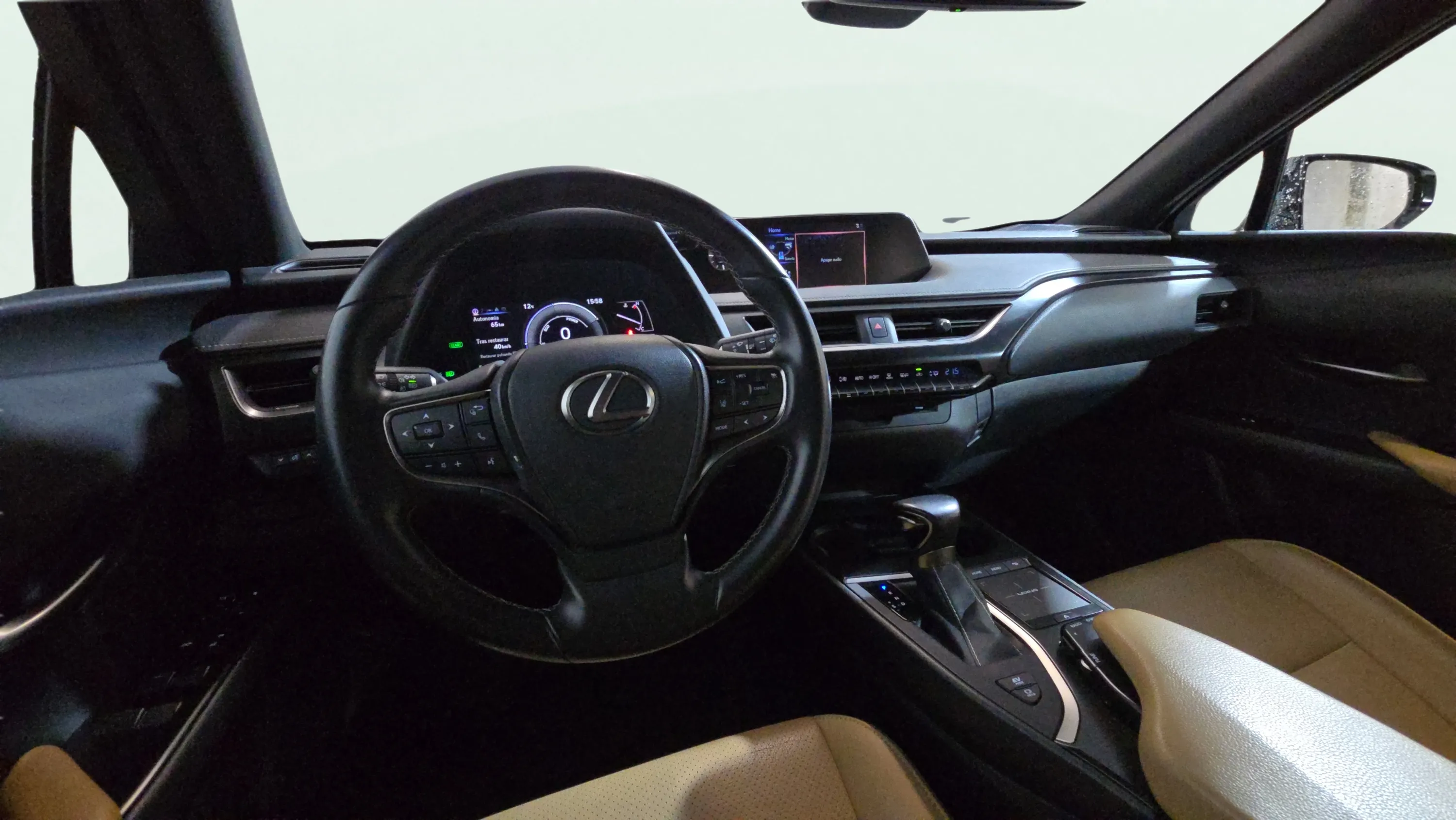 Lexus UX 2.0 250h Business - foto 10
