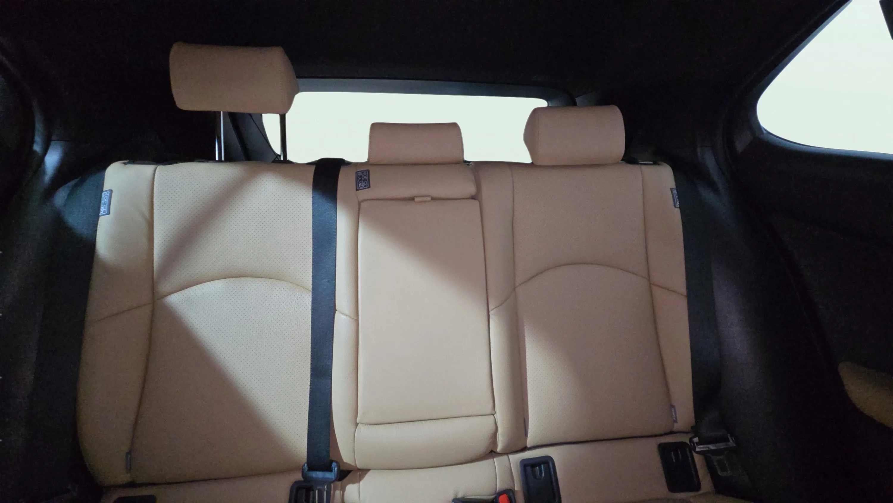 Lexus UX 2.0 250h Business - foto 21
