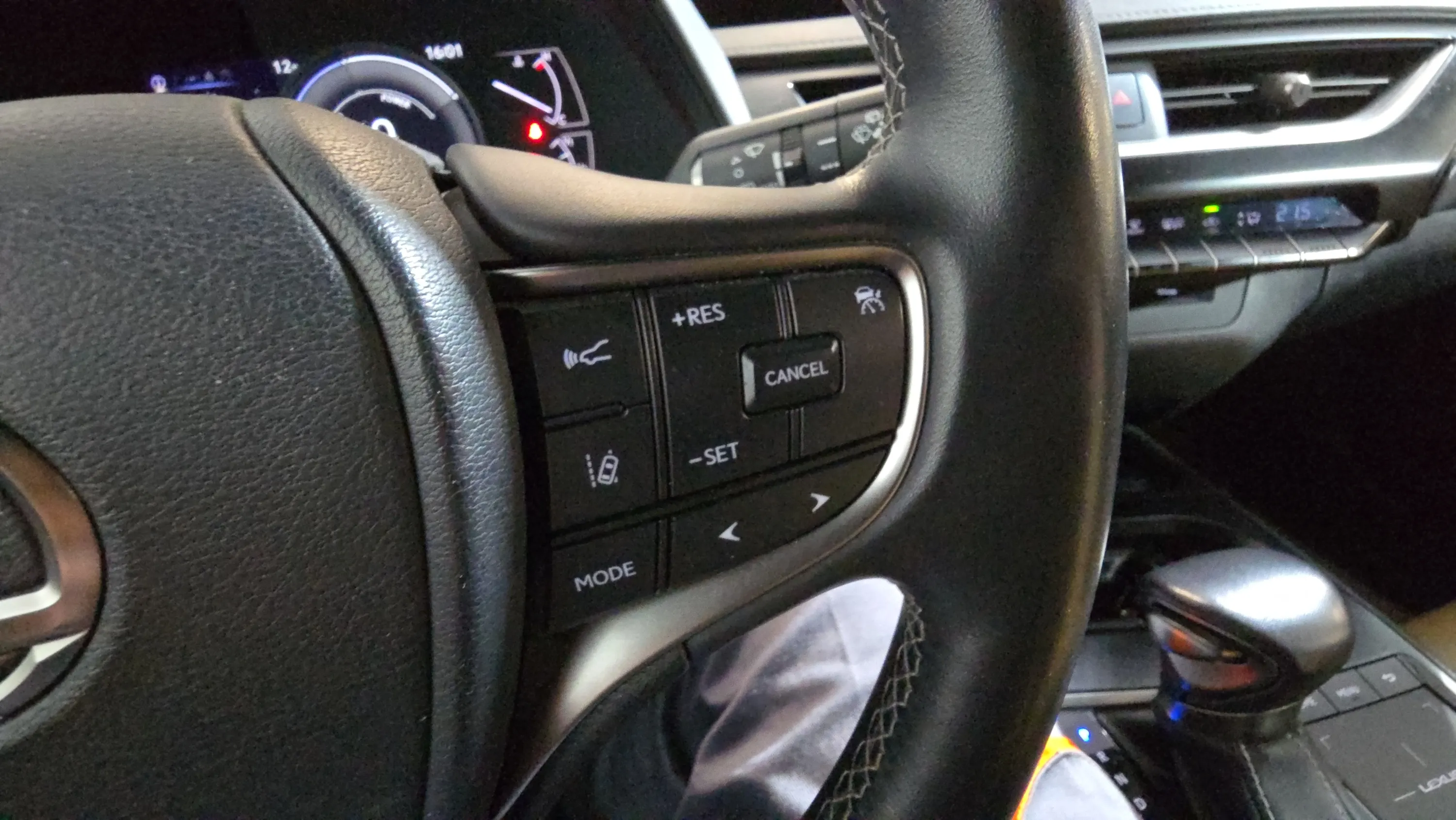 Lexus UX 2.0 250h Business - foto 16