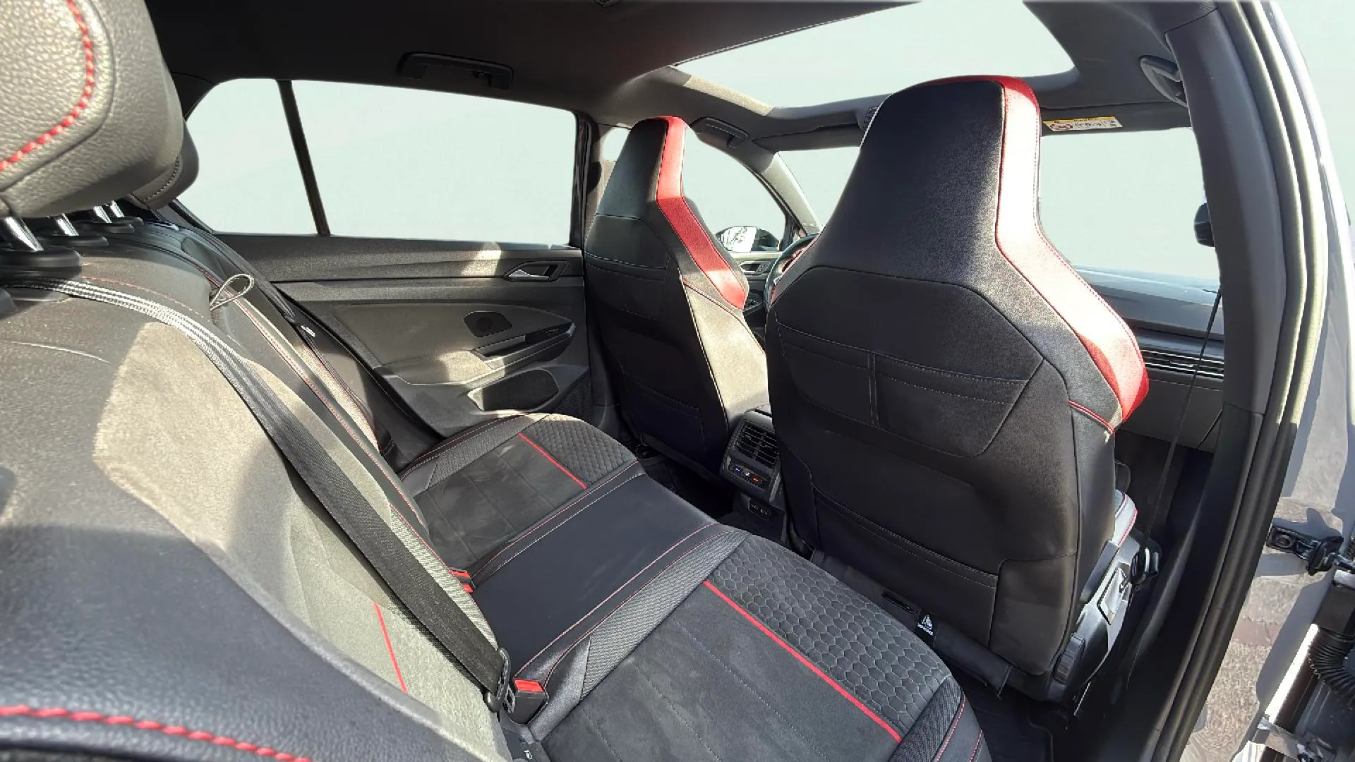 Volkswagen Golf GTI Clubsport 2.0 TSI DSG - foto 14