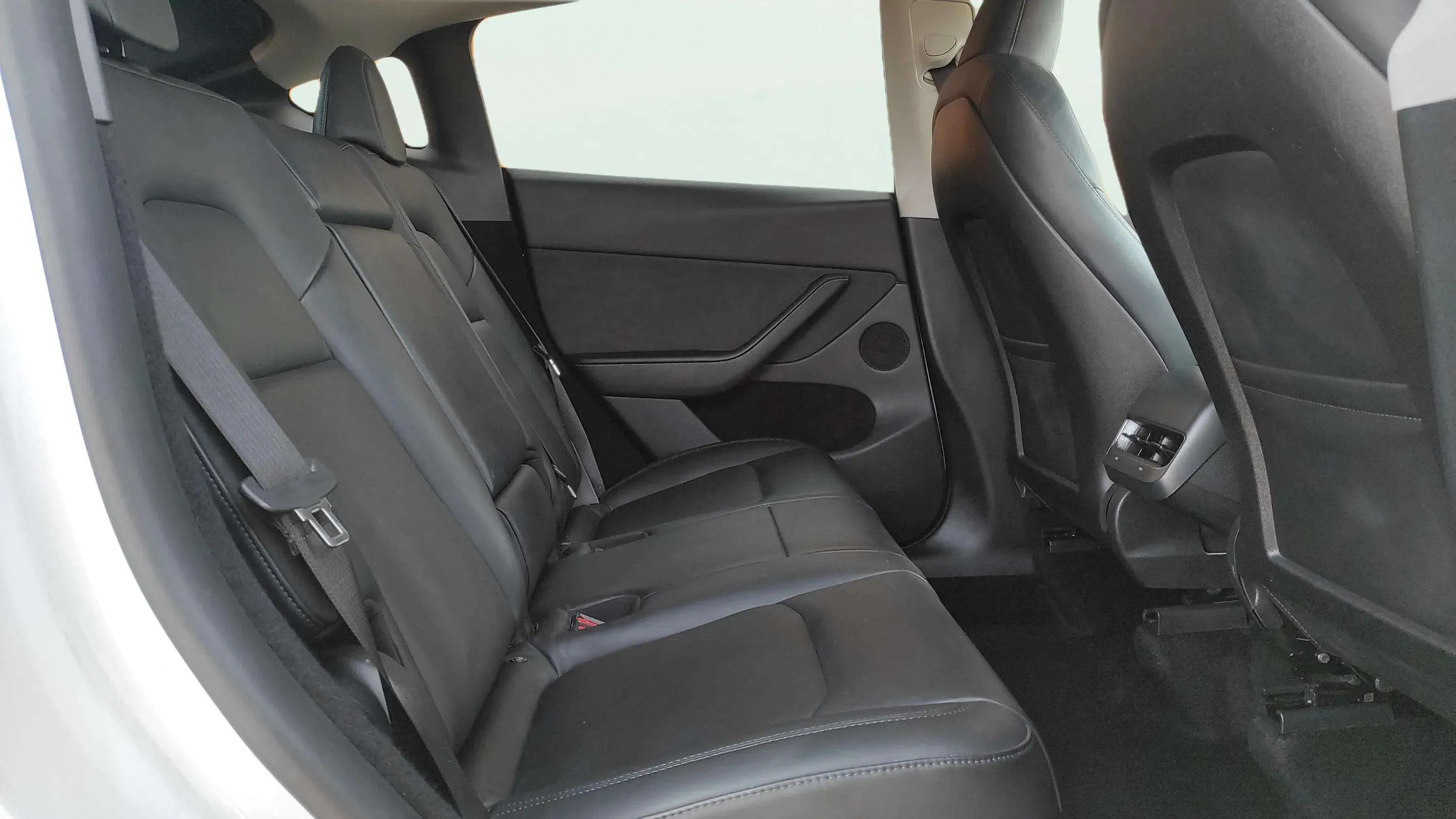 Tesla Model Y Gran Autonomía 4WD - foto 29