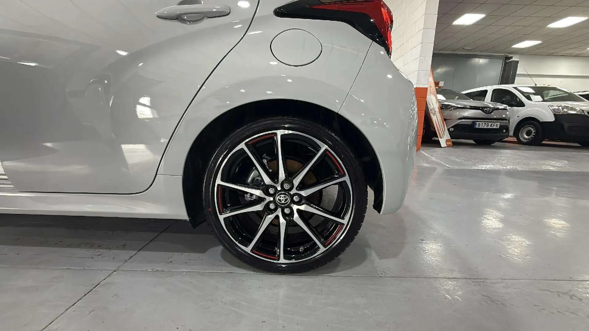 Toyota Yaris 1.5 120H GR Sport Plus - foto 18