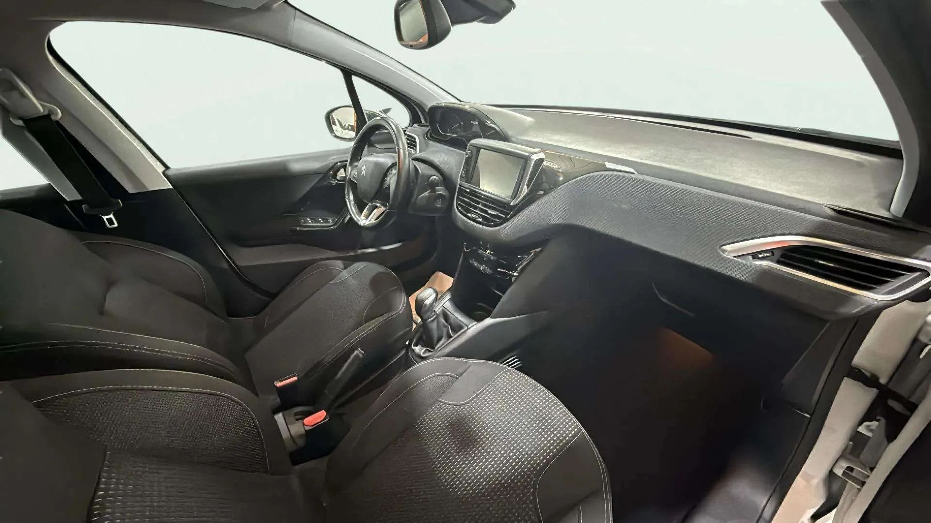 Peugeot 208 Allure 1.2L PureTech - foto 12