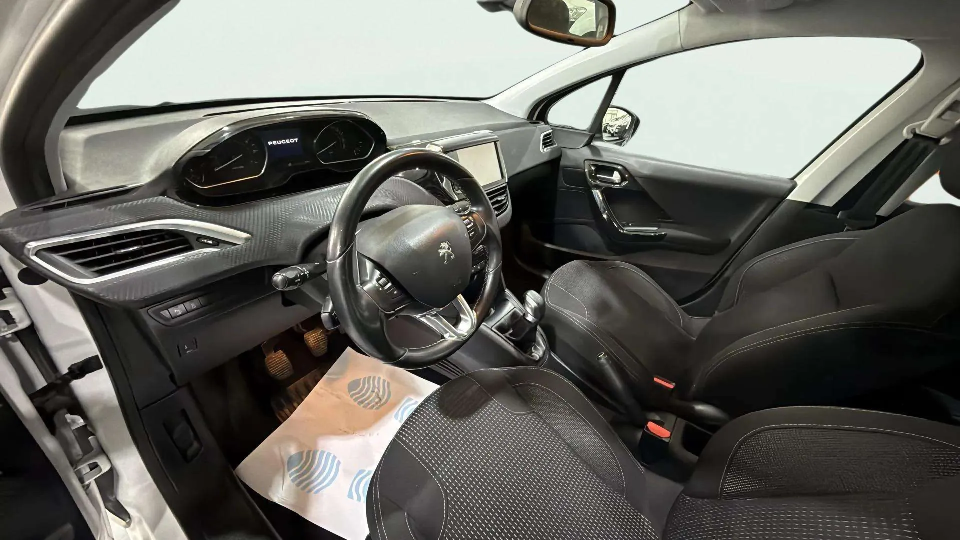 Peugeot 208 Allure 1.2L PureTech - foto 7
