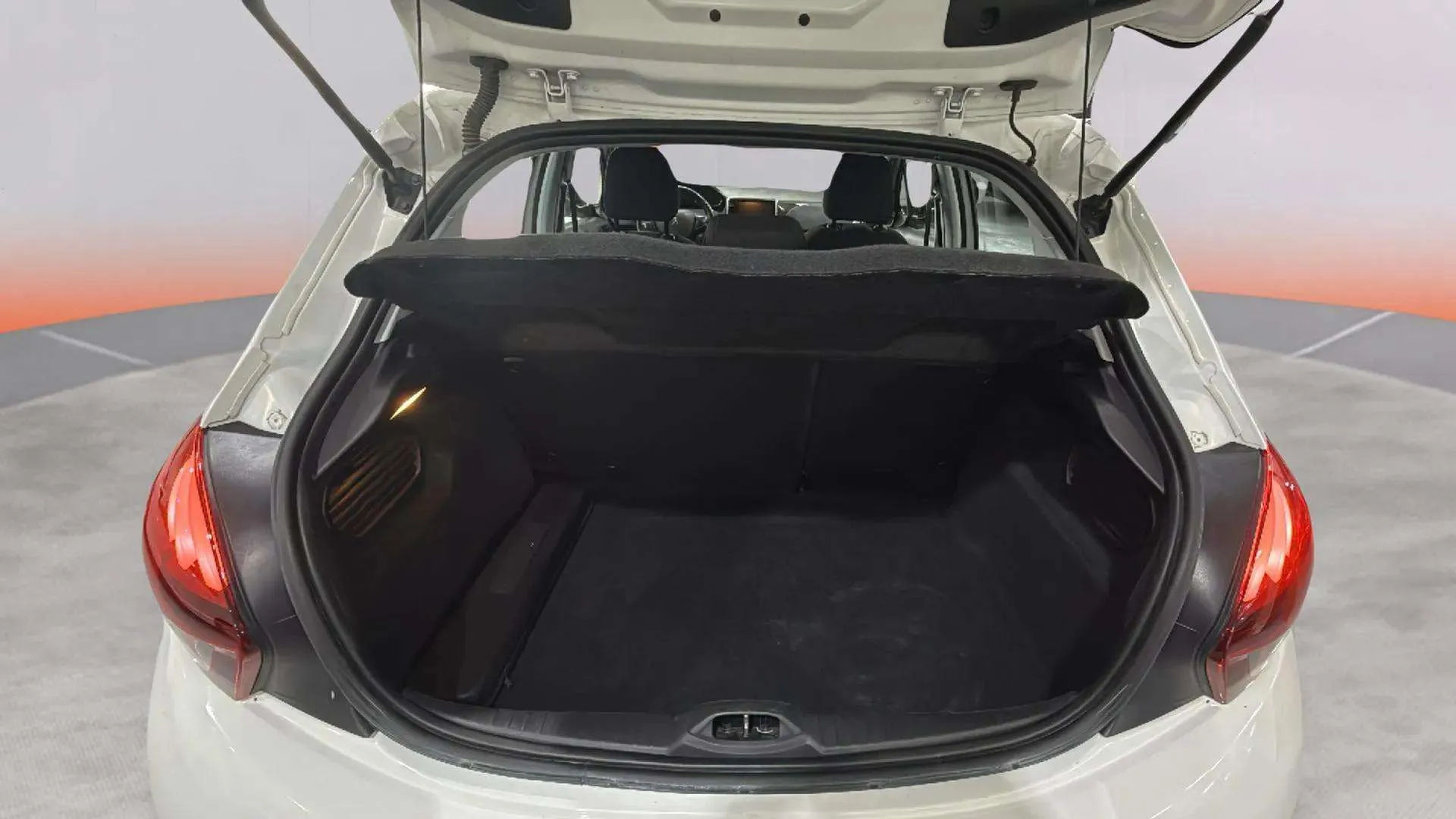 Peugeot 208 Allure 1.2L PureTech - foto 6