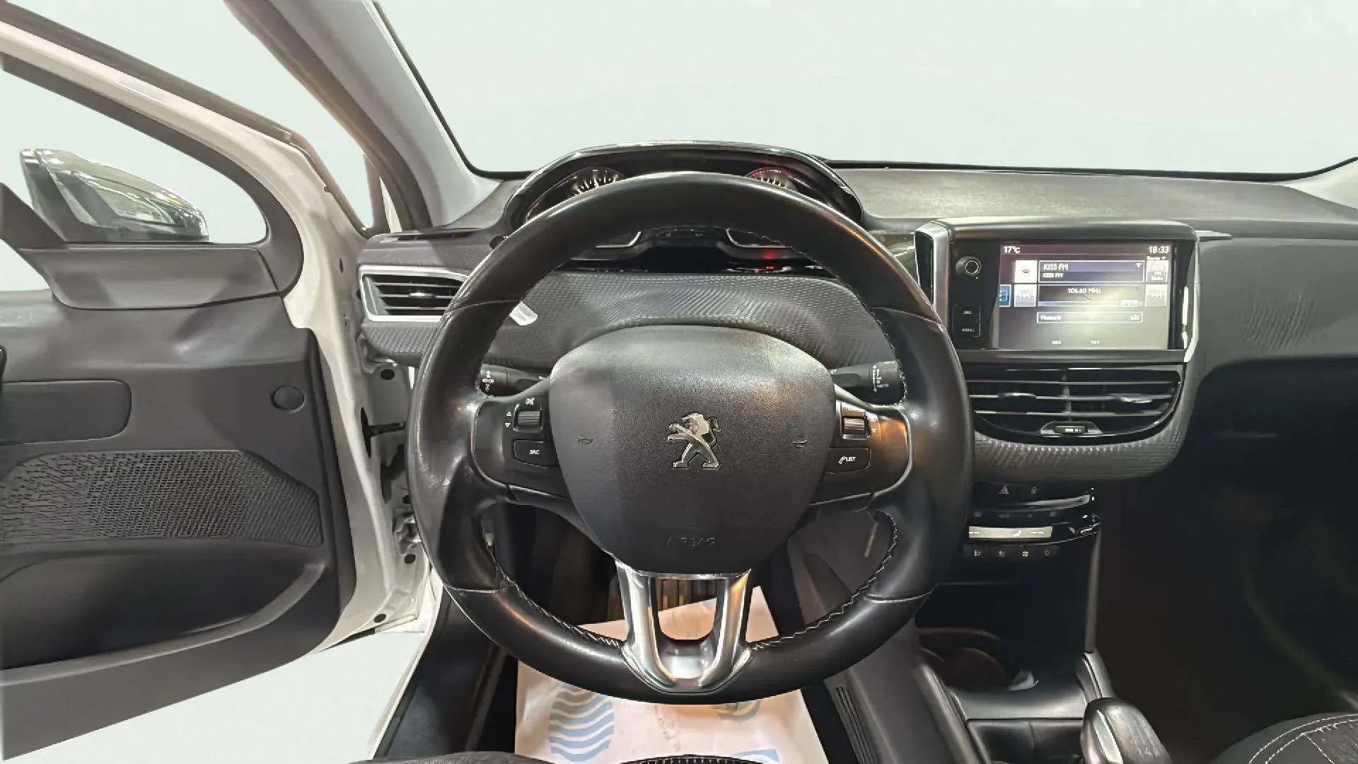 Peugeot 208 Allure 1.2L PureTech - foto 8