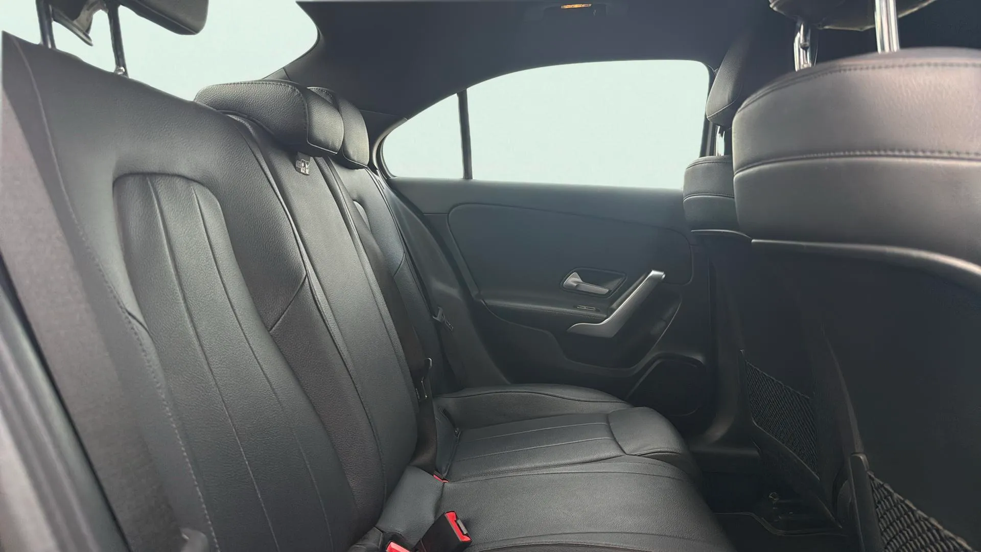 Mercedes-Benz Clase A Sedán A 180 d - foto 14