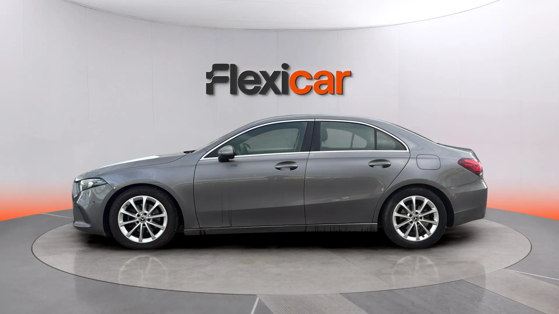 Mercedes-Benz Clase A Sedán A 180 d - foto 4