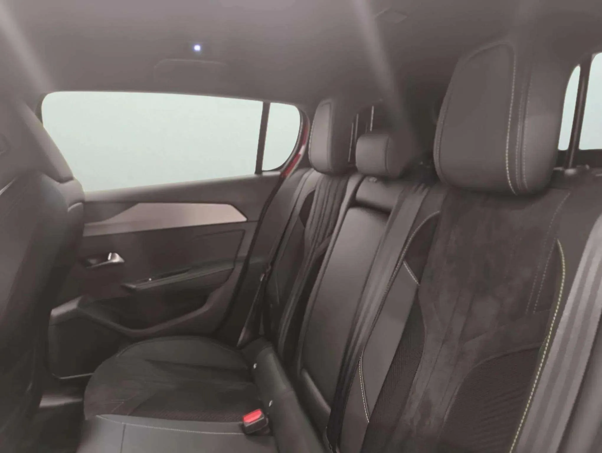Peugeot 308 GT BlueHDi 130 EAT8 - foto 13