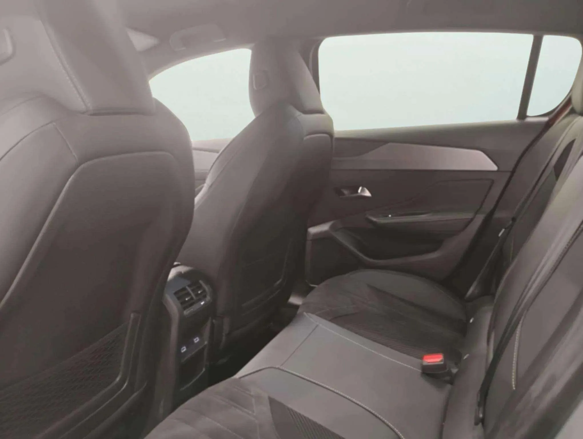 Peugeot 308 GT BlueHDi 130 EAT8 - foto 12