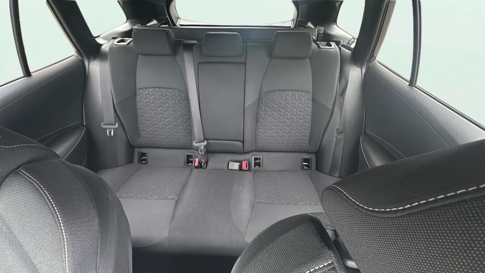 Toyota Corolla 2.0 180H Feel! E-CVT Touring Sport - foto 20