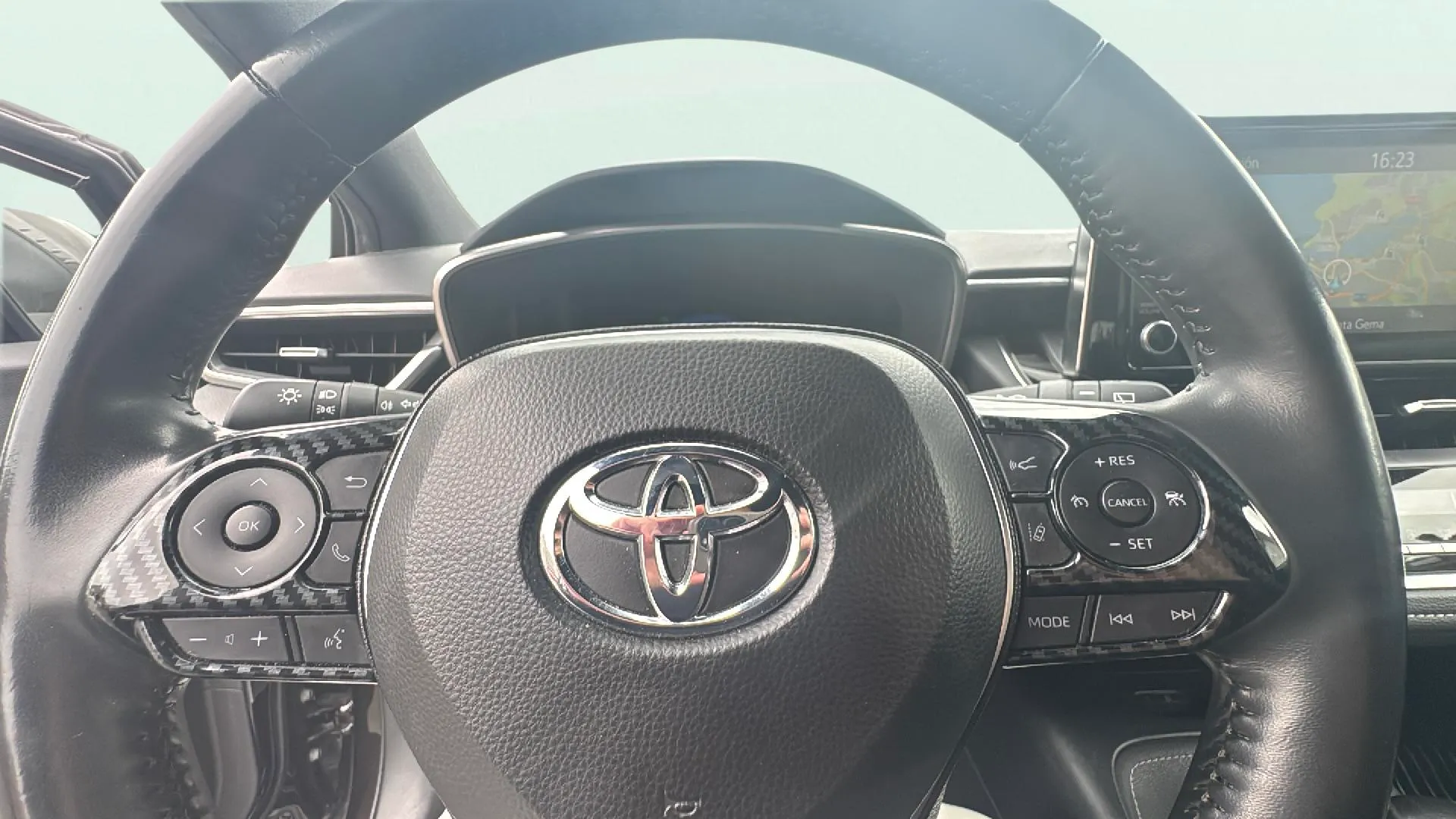 Toyota Corolla 2.0 180H Feel! E-CVT Touring Sport - foto 13