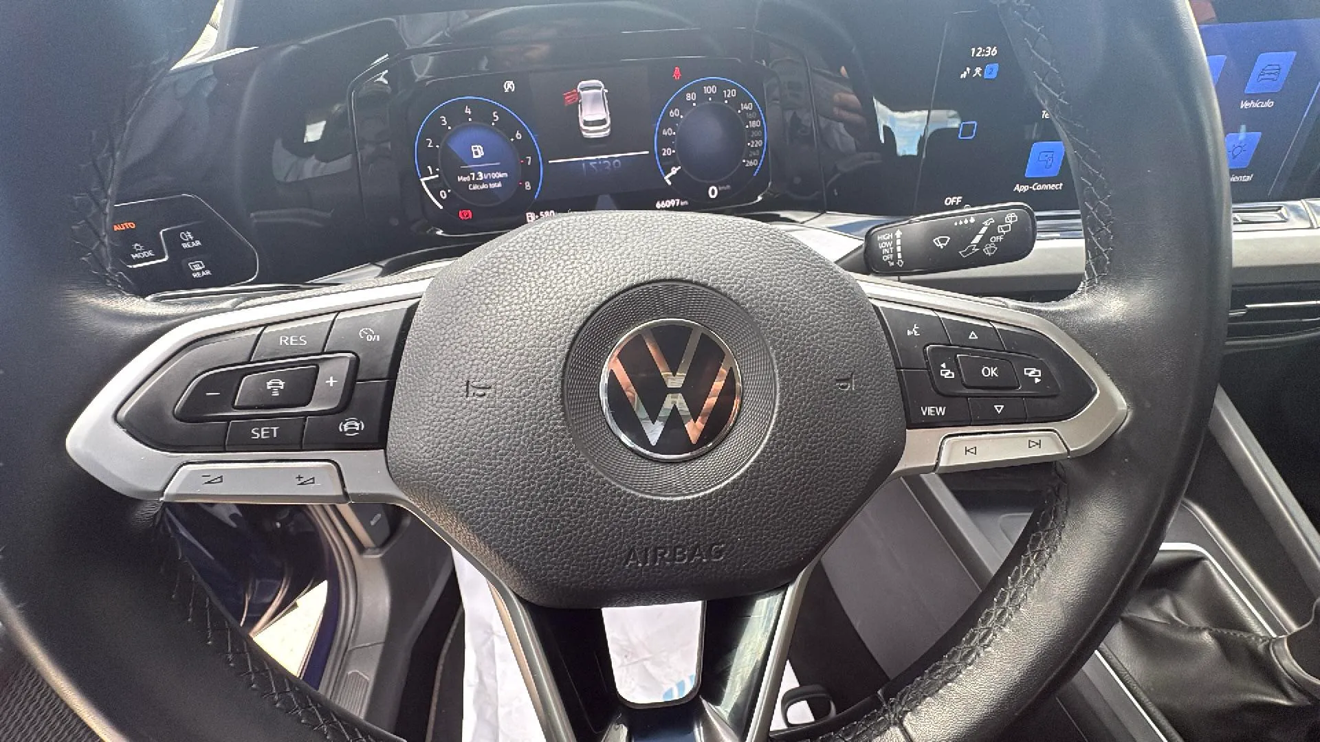 Volkswagen Golf Life 1.5 TSI - foto 22