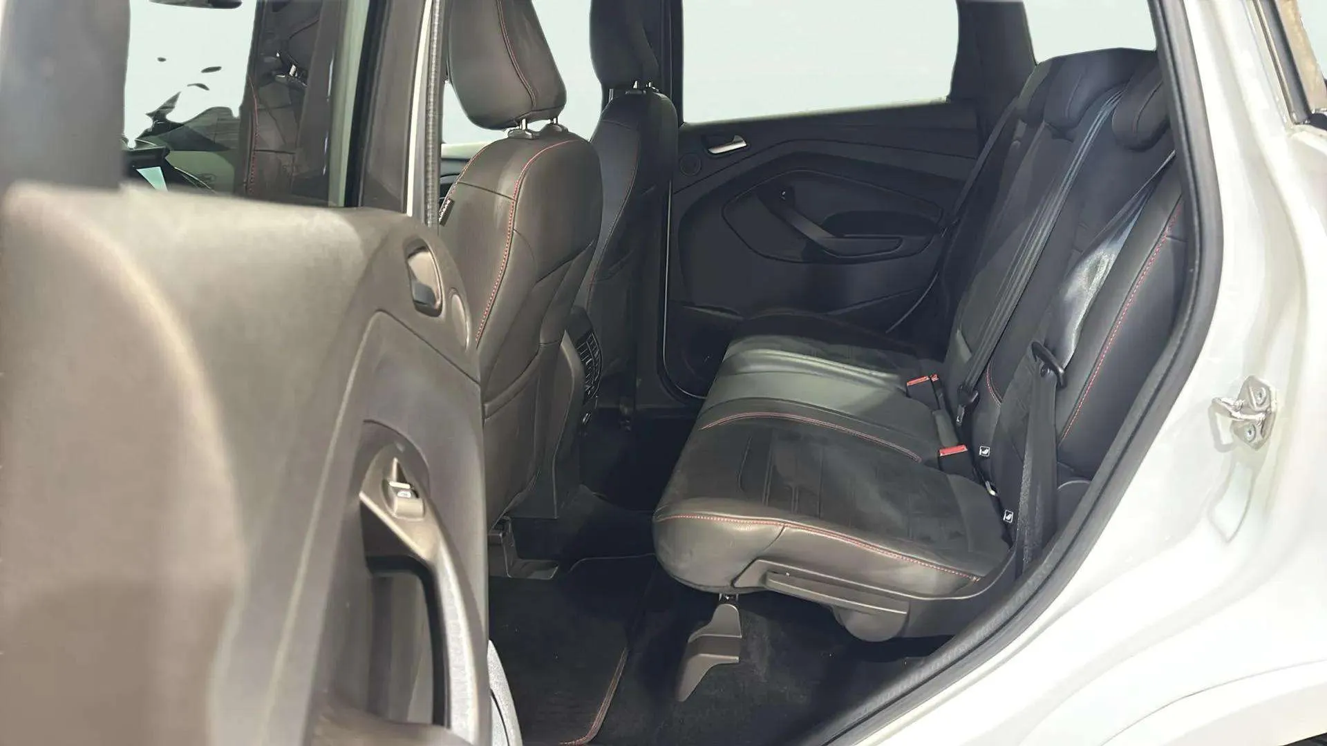 Ford Kuga 1.5 EcoBoost 4x4 ST-Line - foto 21