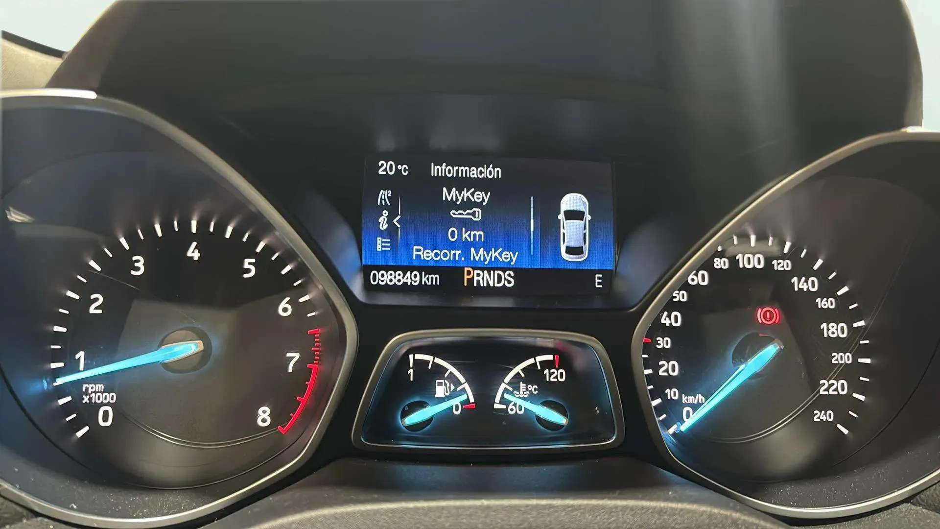 Ford Kuga 1.5 EcoBoost 4x4 ST-Line - foto 14