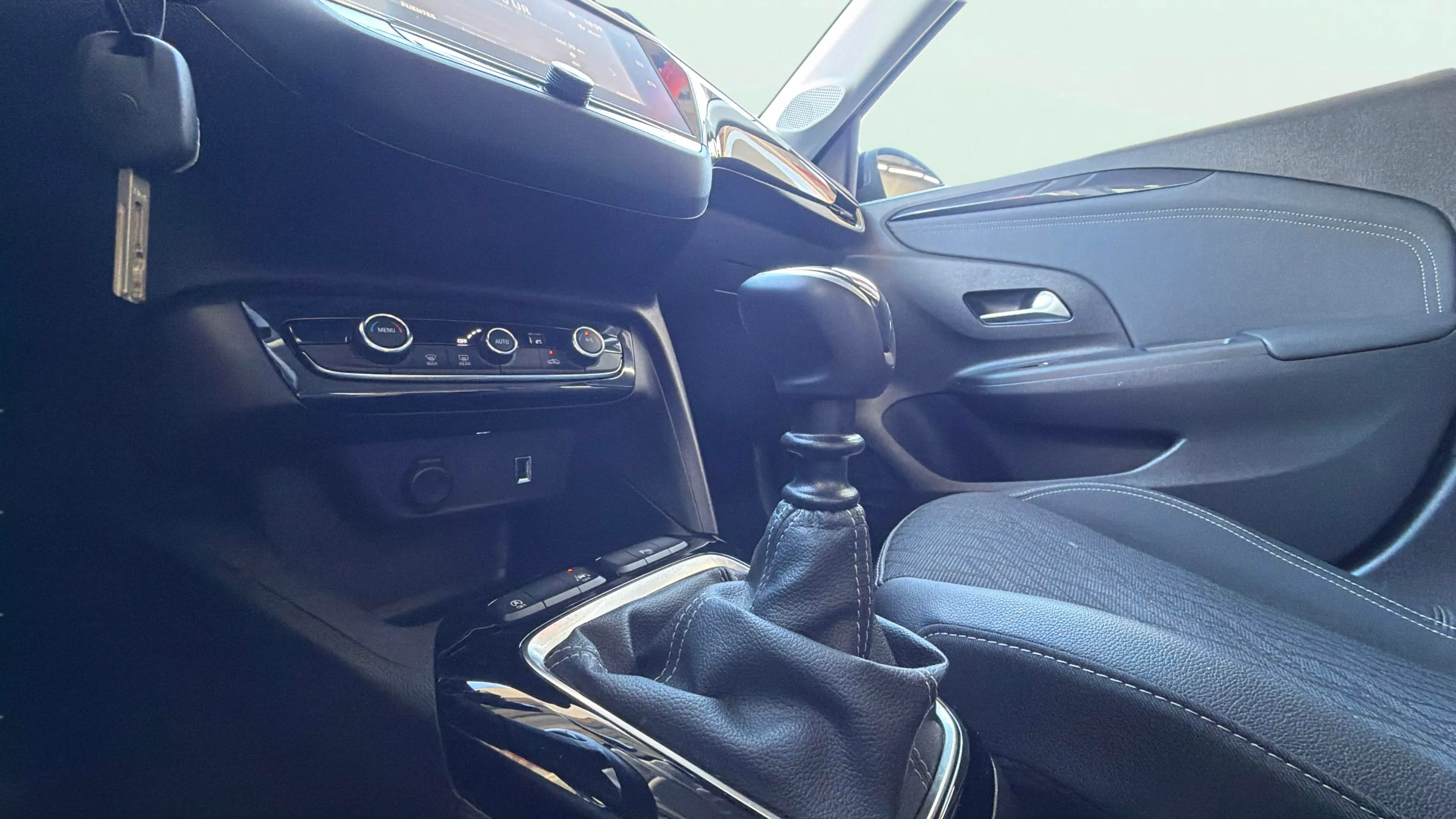 Opel Corsa 1.2T XHL Elegance - foto 20