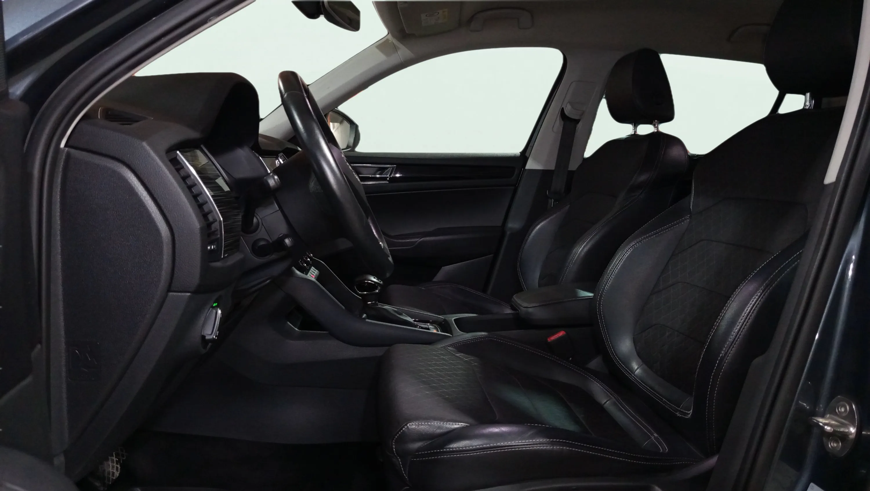 Škoda Kodiaq 1.4 TSI DSG 4x4 Style - foto 12