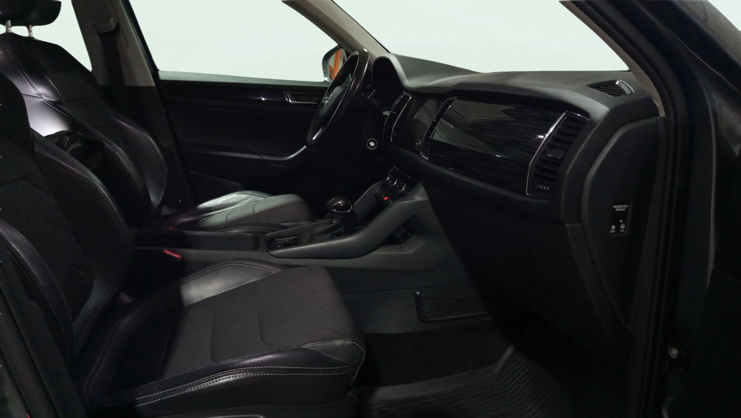 Škoda Kodiaq 1.4 TSI DSG 4x4 Style - foto 28