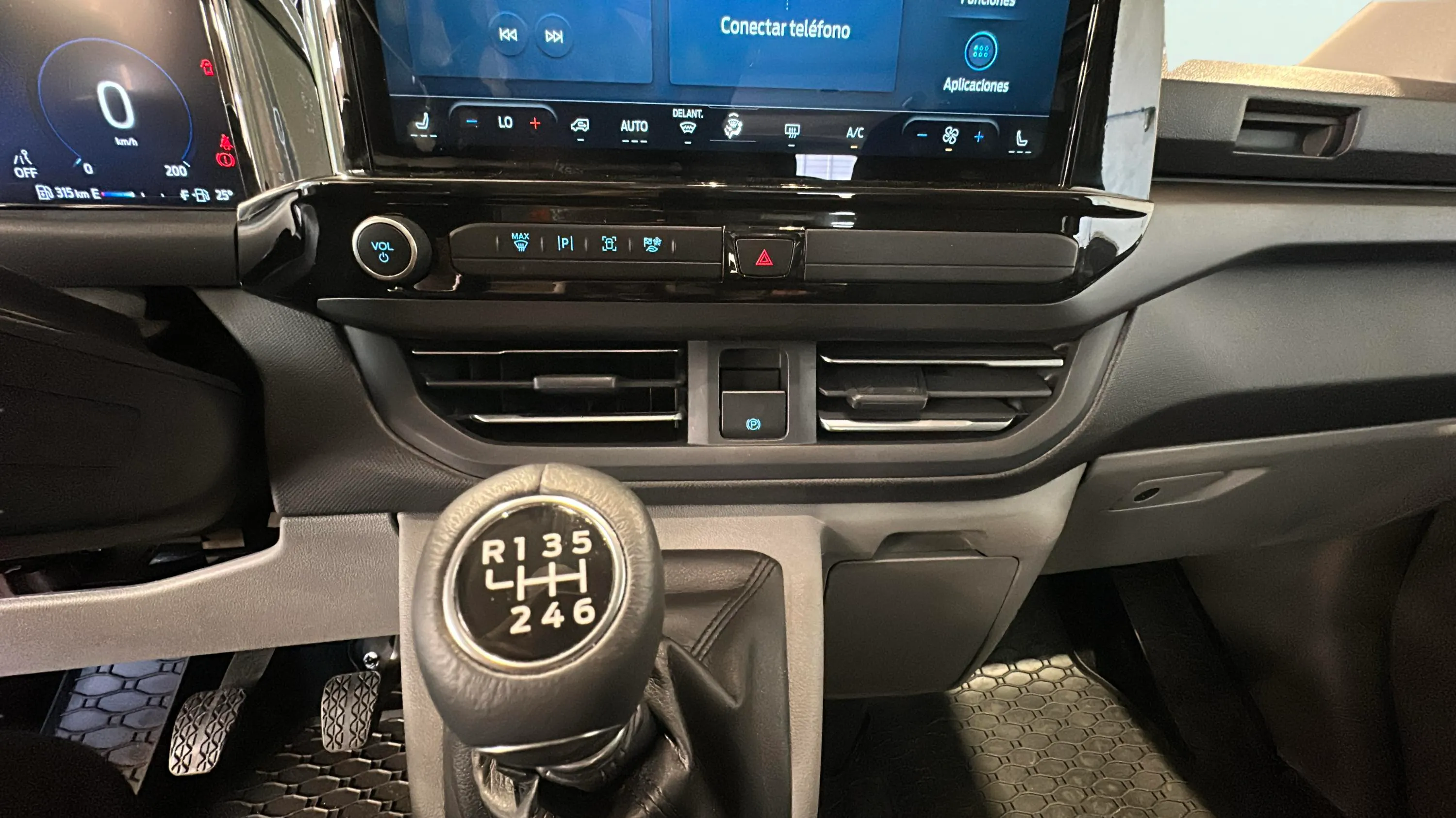 Ford Tourneo Custom 2.0 EcoBlue L1 Active - foto 17
